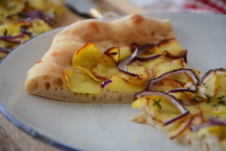 Pizza mit Kartoffeln aus der Lüneburger Heide