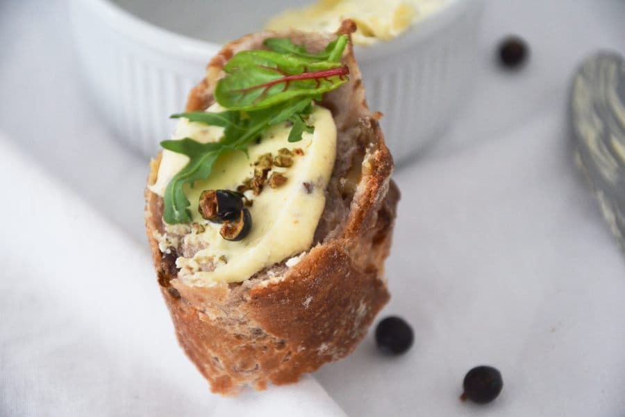 Gebratener Spargel mit aromatischer Wacholderbutter / Lüneburger Heide