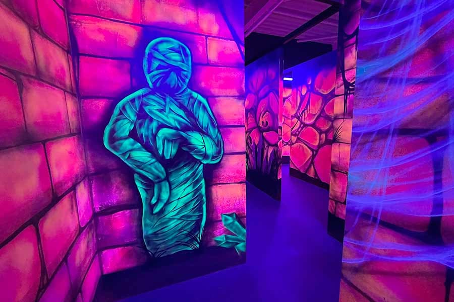 Das Labyrinth im Adventure District Bispingen, geöffnet auch im Winter