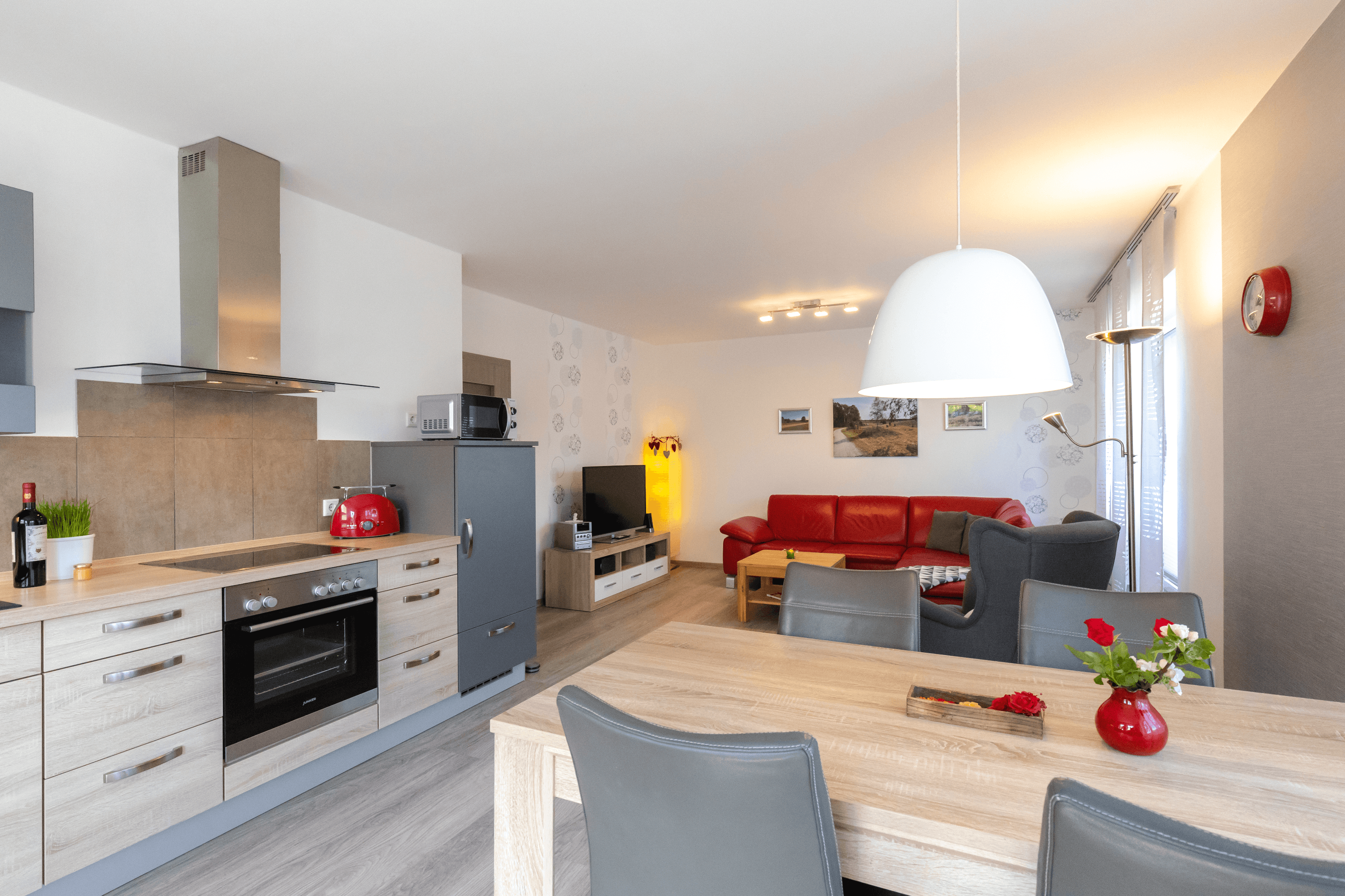 Offener Wohn-Essbereich in dem Ferienhaus Südheide in Hermannsburg