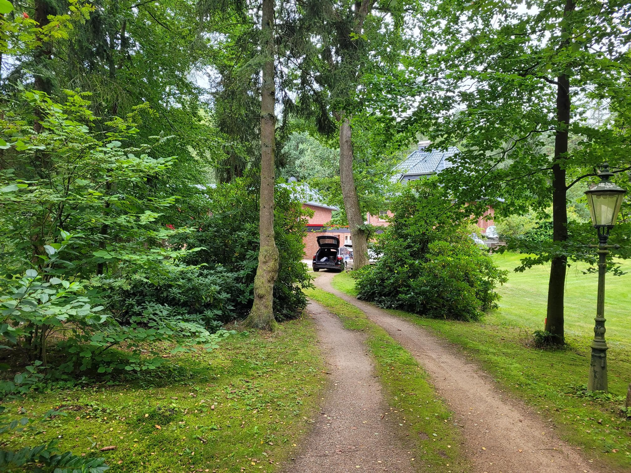 Einfahrt der Whirlpool Suites in Amelinghausen