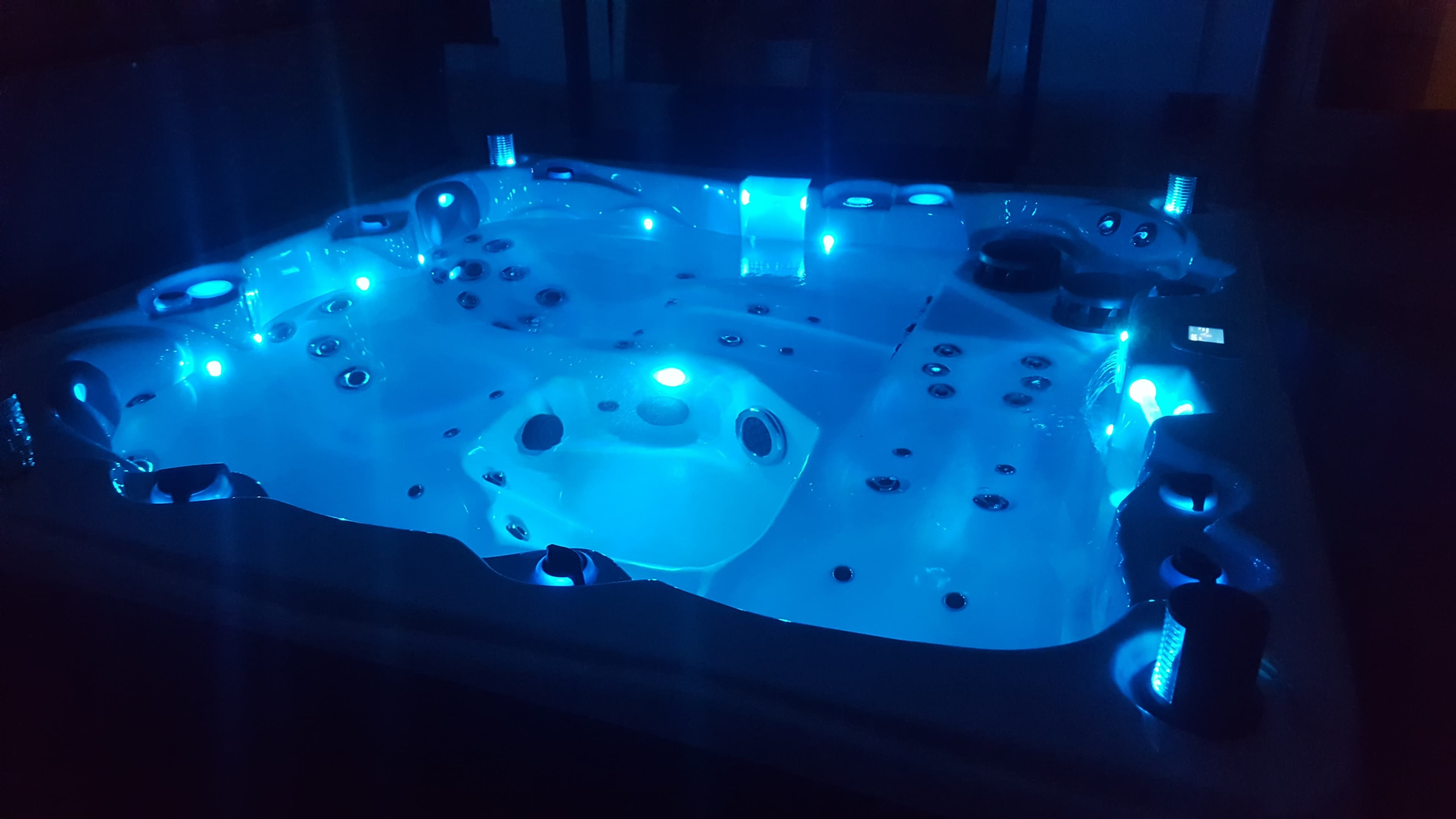 Whirlpool in dem Royal Appartement der Whirlpool Suites in Amelinghausen