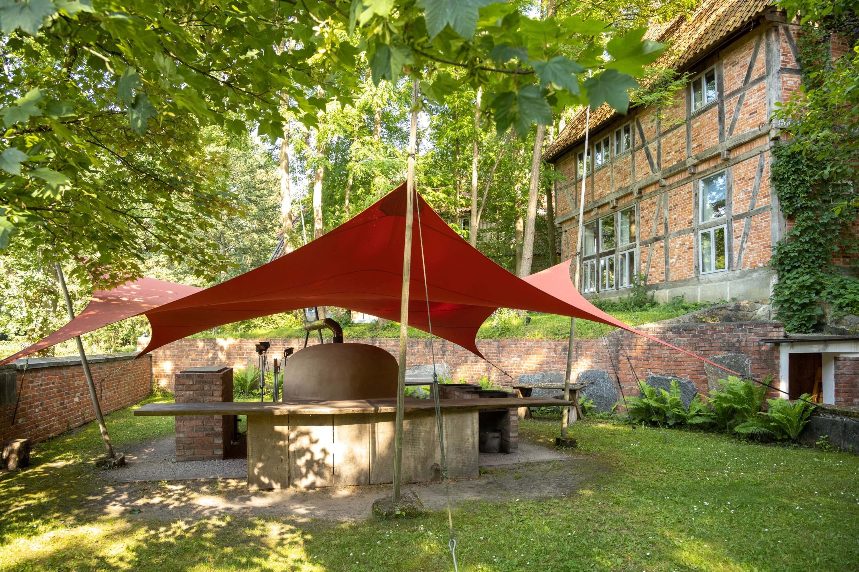 Naturotel WildLand Naturhotel rotes Segel Garten