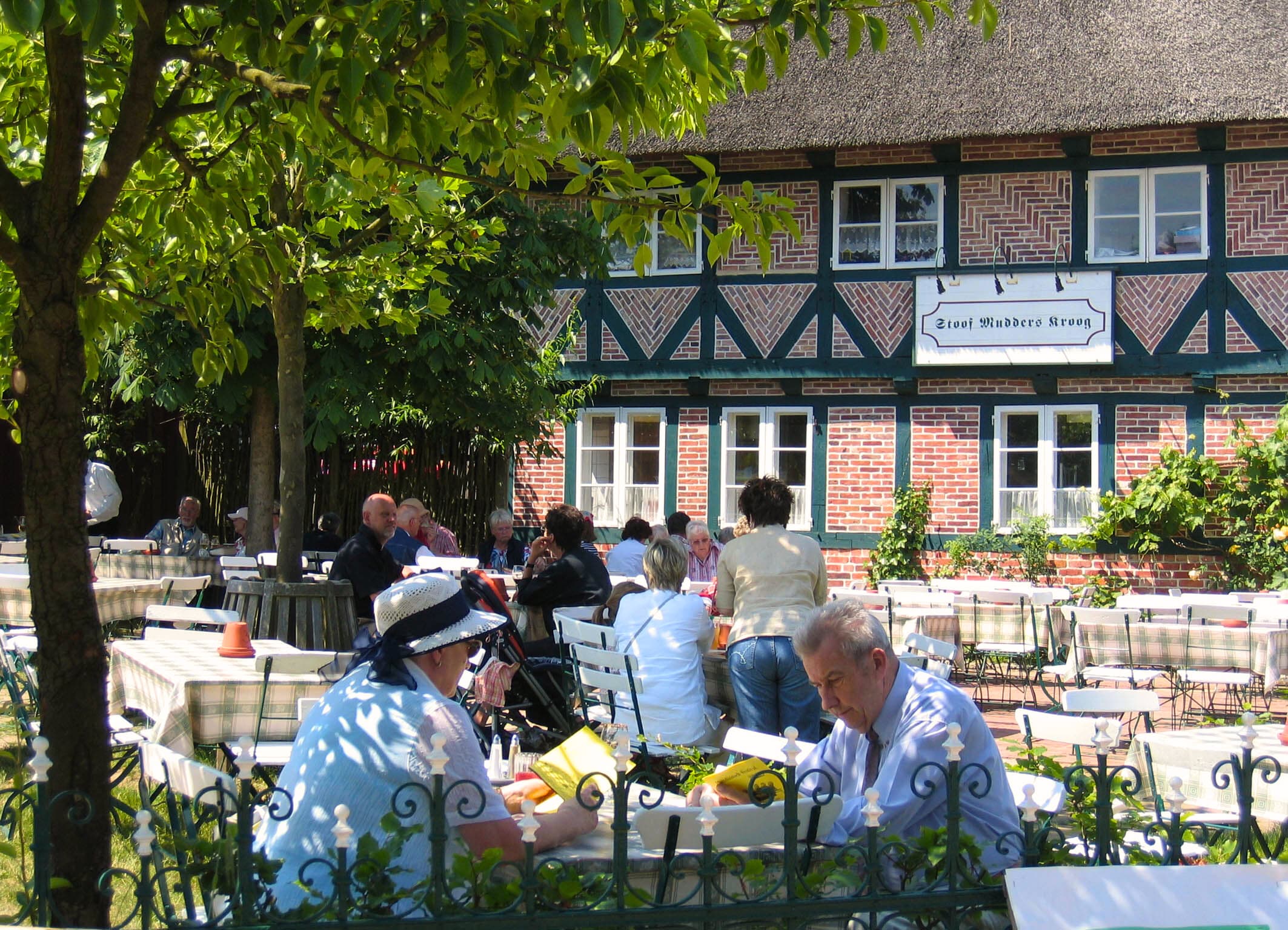 Essen und Trinken im Museums Gasthof Restaurant des Museums KiekebergEating and drinking at the Museum Gasthof Restaurant of the Museum KiekebergSpise og drikke på Museum Gasthof Restaurant of the Museum KiekebergEten en drinken in het Museum Gasthof Restaurant van het Museum Kiekeberg