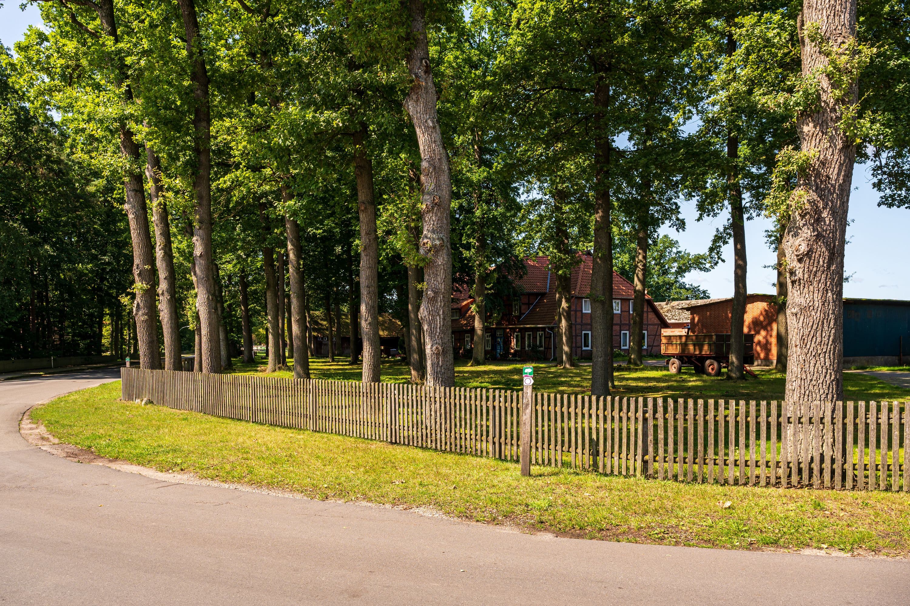 Wandern durch urige kleine Heidedörfer
