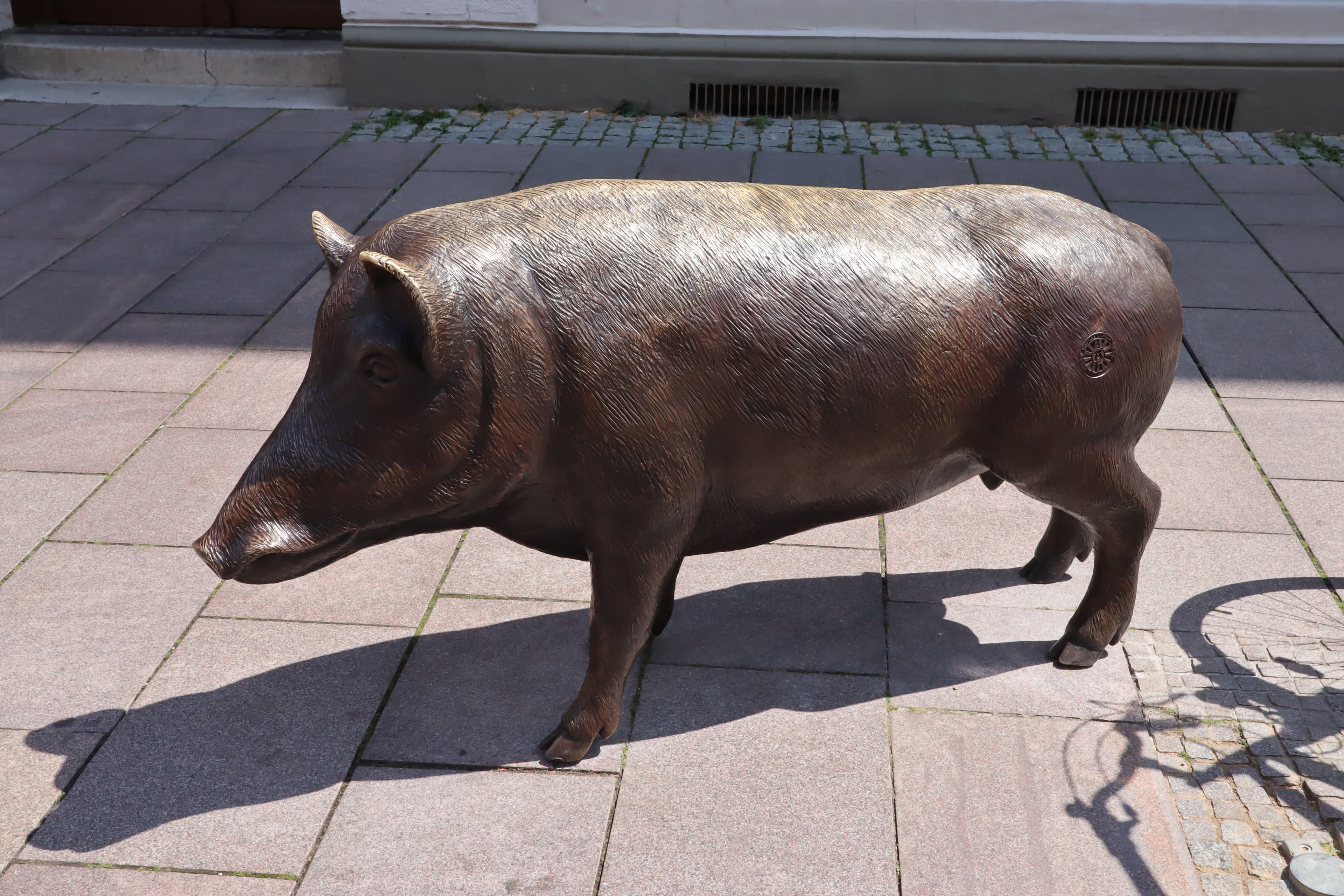 Die neue Statue der Salzsau in Lüneburg