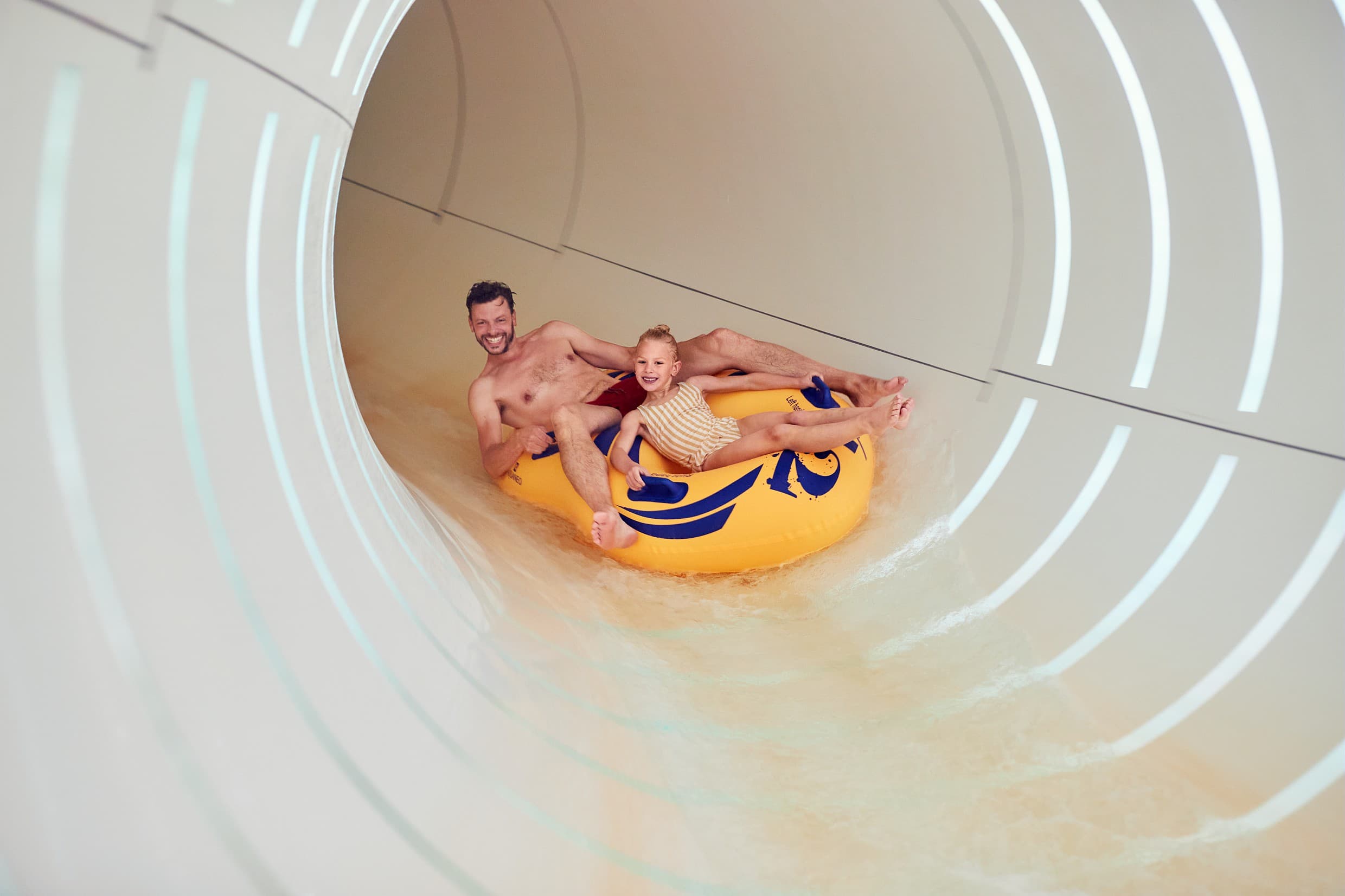 Center Parcs Bispingen verfügt über den Aqua Racer im Schwimmbad