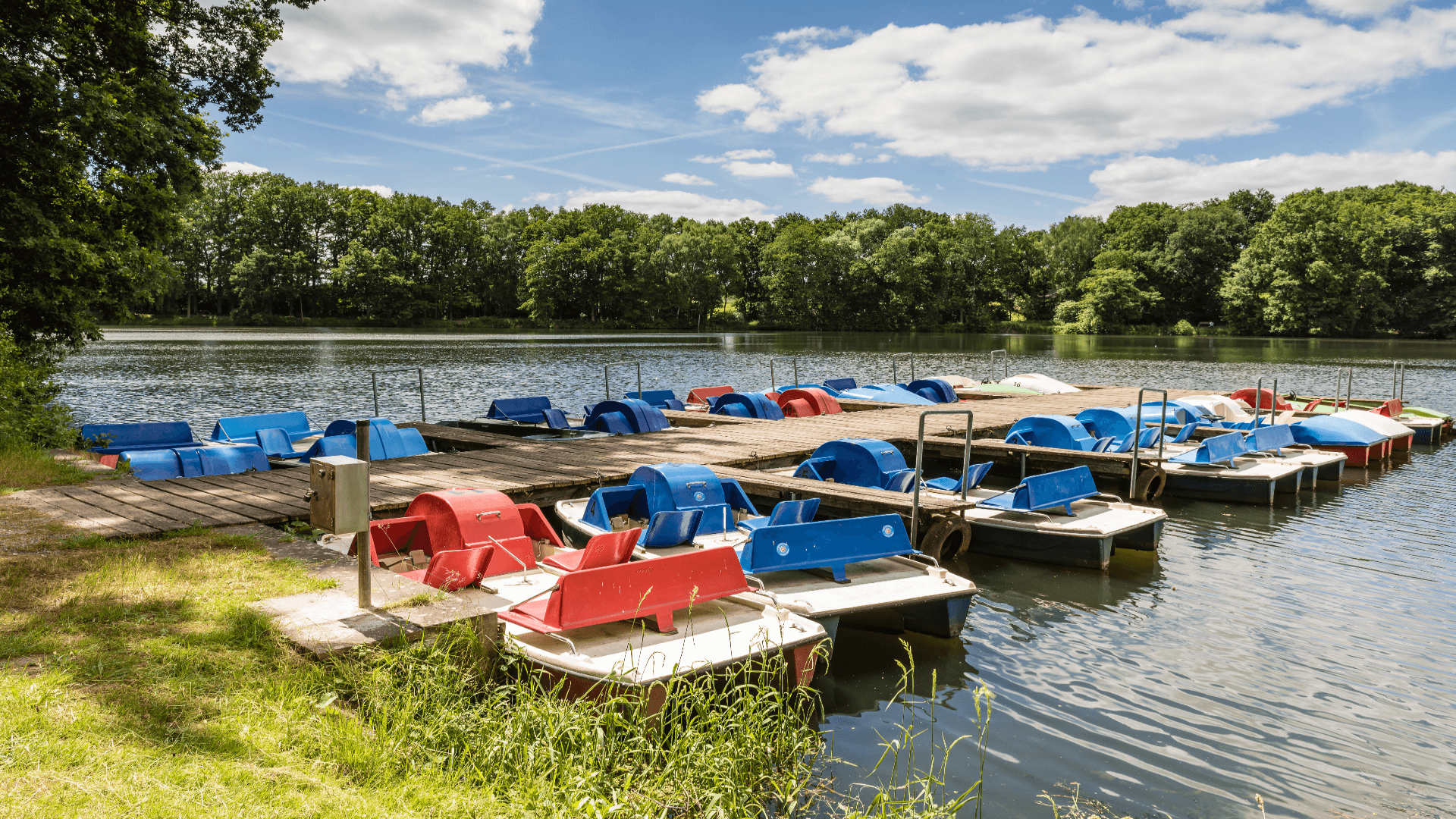 Treetboote auf dem Lopausee