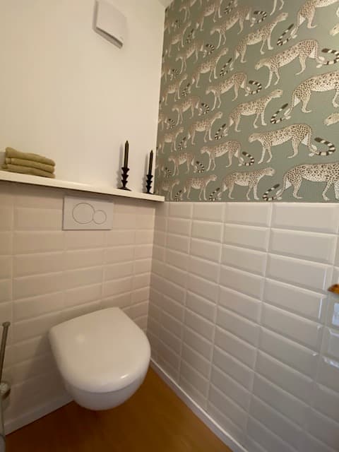 Gäste-WC in der Ferienwohnung Heide-TukkulGuest WC in the Heide-Tukkul vacation apartmentGæstetoilet i ferielejligheden Heide-TukkulGastentoilet in de vakantiewoning Heide-Tukkul