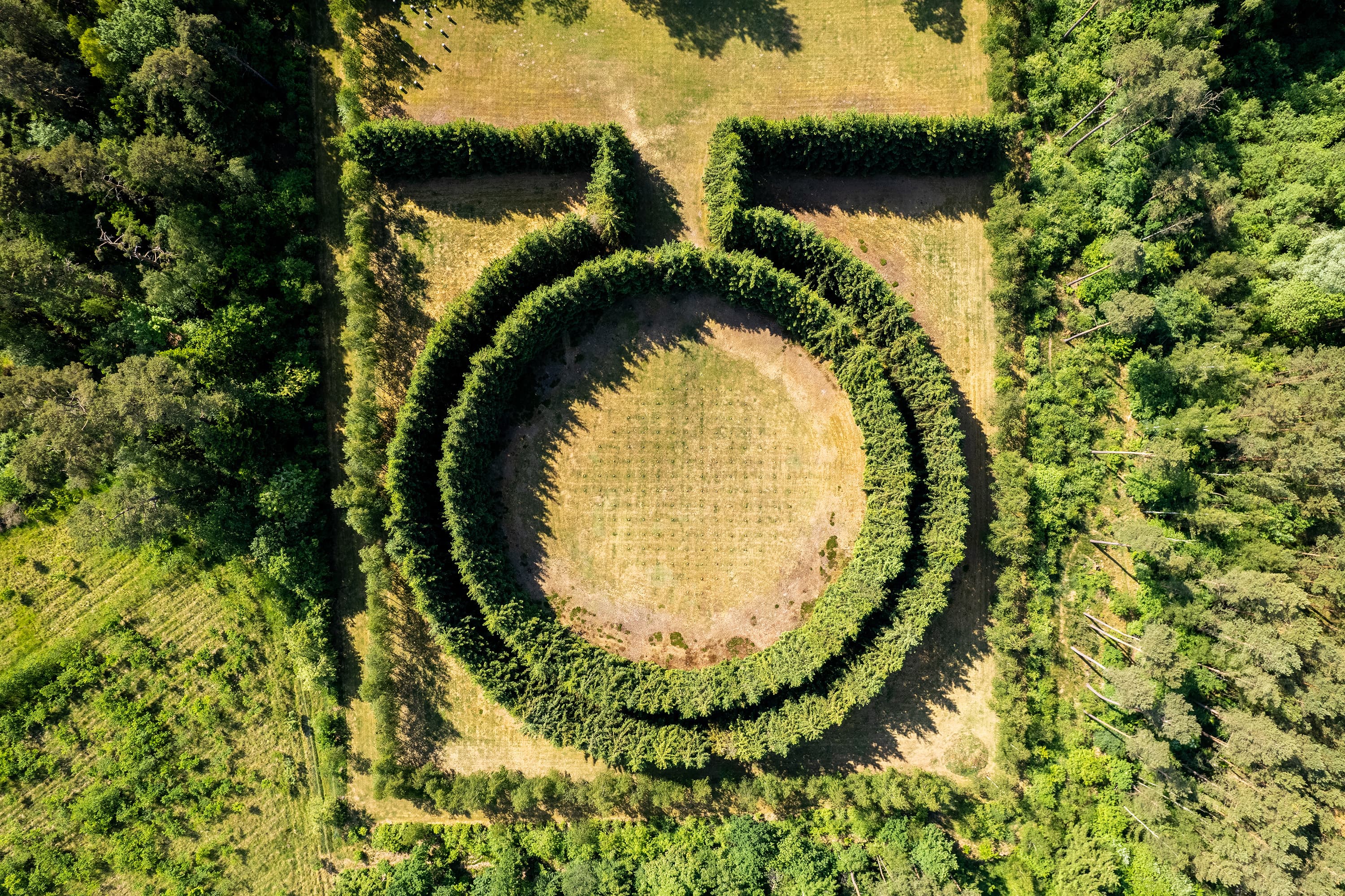 Jesteburg Kunststaette Bossard Luftaufnahme Drohne Klostergarten