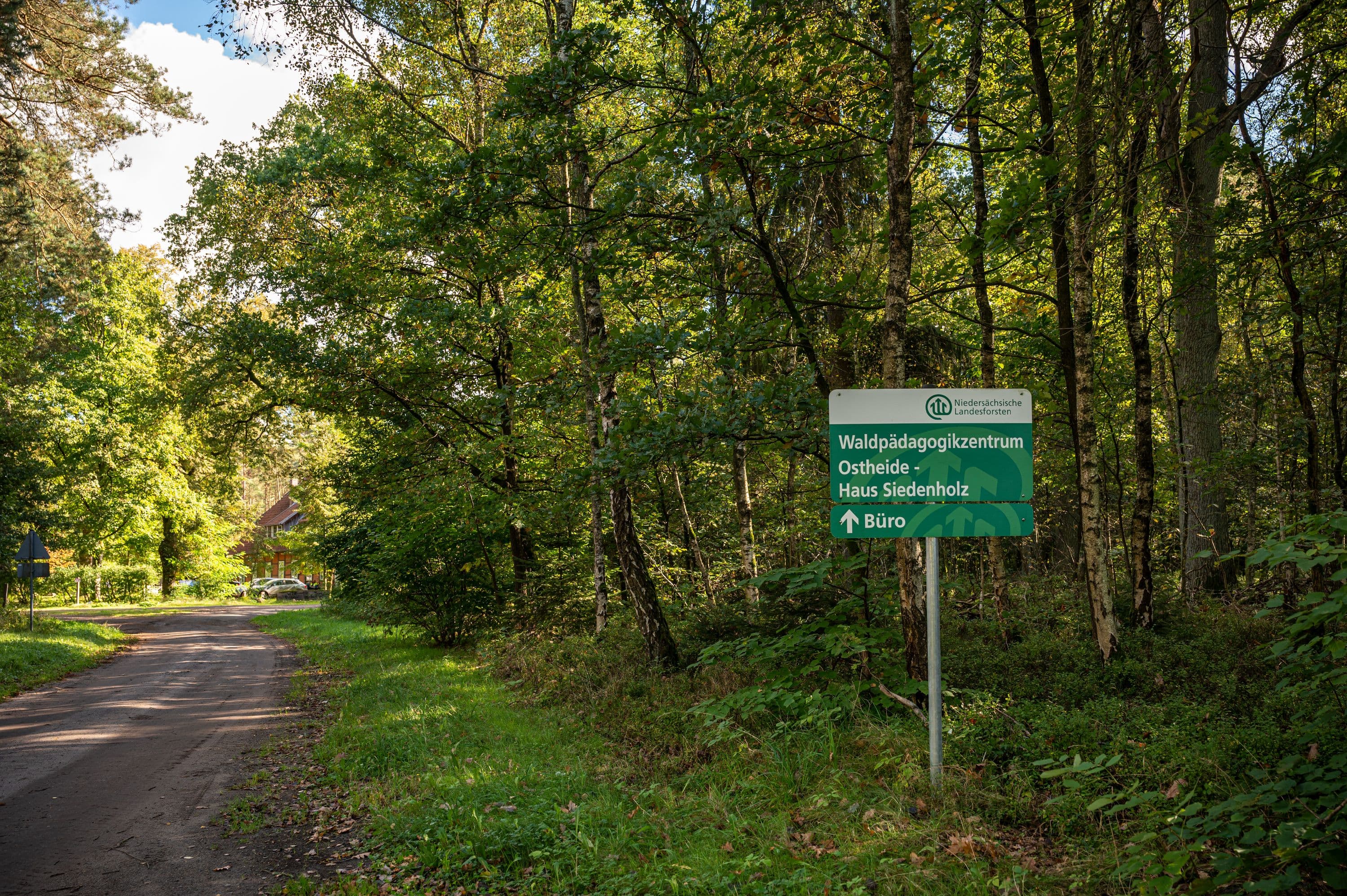 Am Wanderweg befindet sich ein Waldpädagogikzentrum mit spannenden Infos