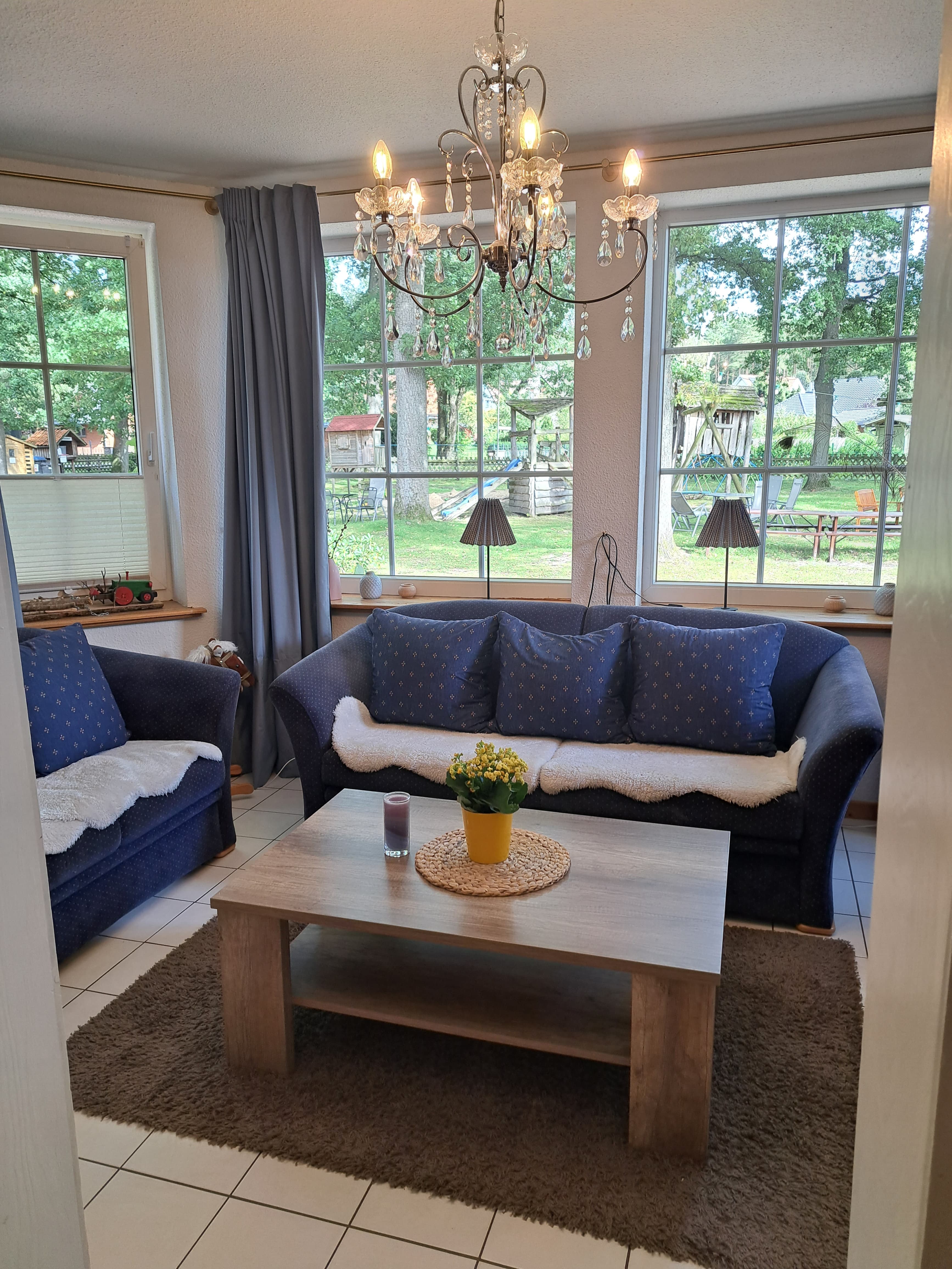 Wohnzimmer in der Ferienwohnung Gute Stube auf dem Ferienhof Meyer Unterlüß