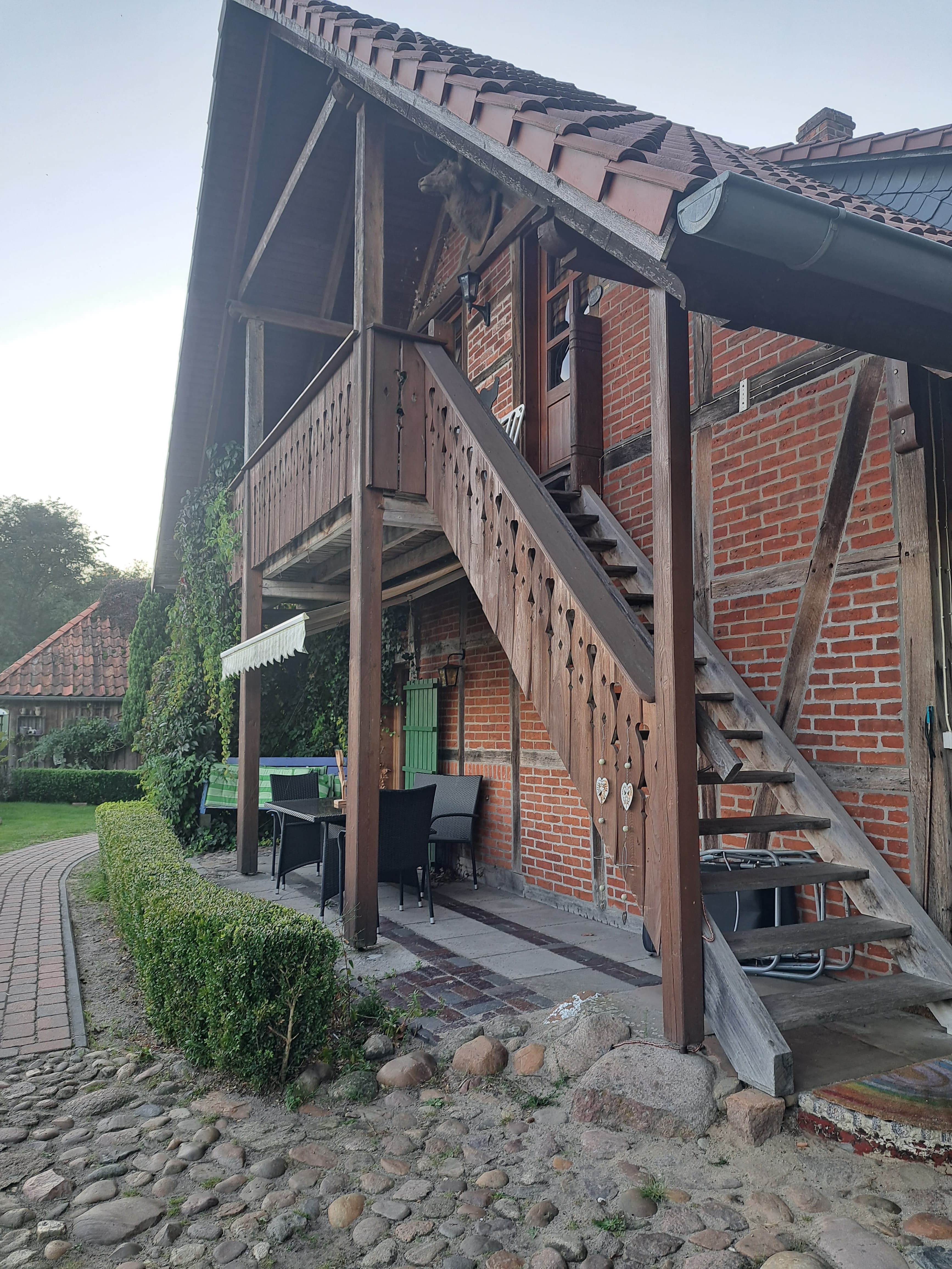 Terrasse Bauernstube und Aufgang zum Waldblick Ferienhof Meyer