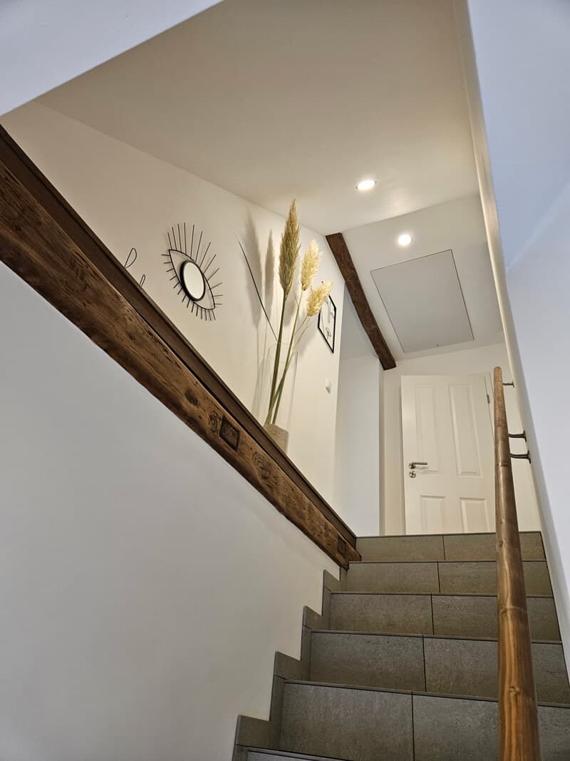 Treppenaufgang zu FeWo 2 und 3 im DG