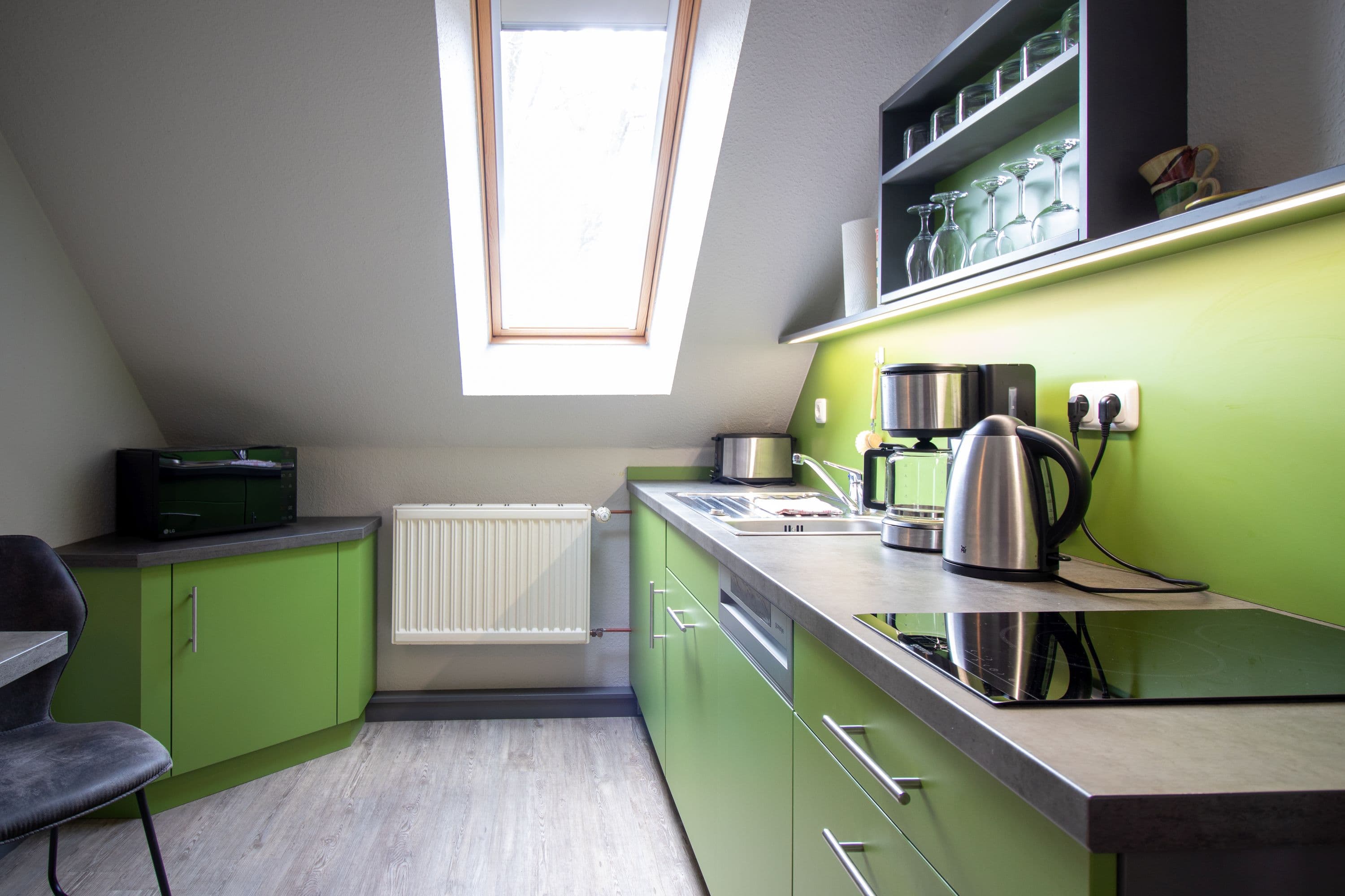 Moderne Küchenzeile in grün