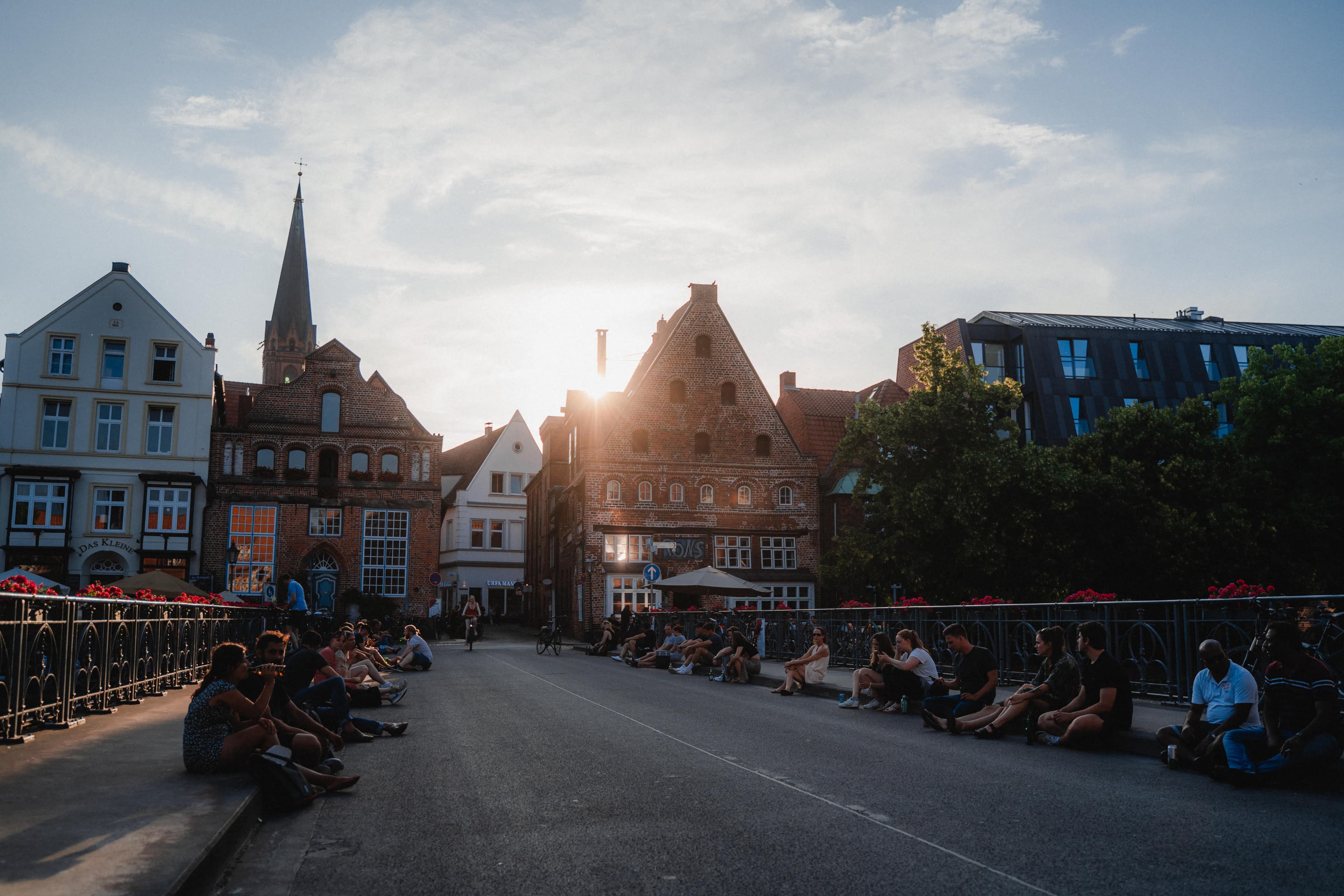 Lüneburger Stintbrücke im SommerLüneburg Stintbrücke in summerLüneburg Stintbrücke om sommerenLüneburg Stintbrücke in de zomer