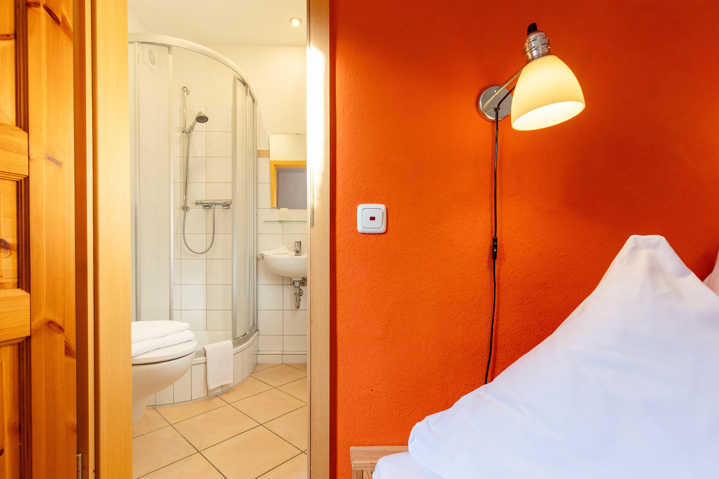 Stadthaus Hotel Lüneburg Badezimmer Doppelzimmer Stadturlaub Urlaub online buchen