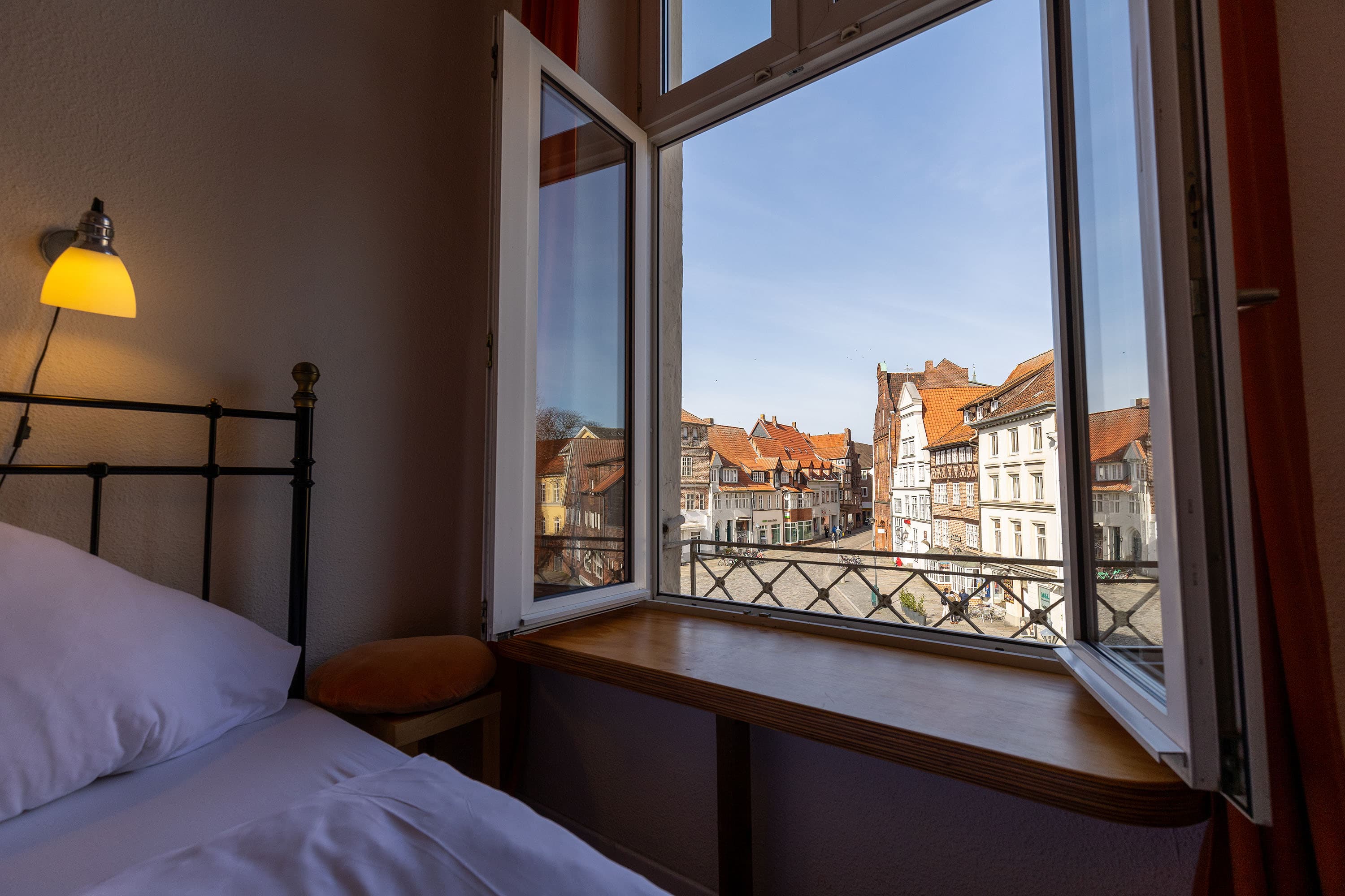 Stadthaus Hotel Lüneburg Zimmerblick Altstadt Urlaub online buchen