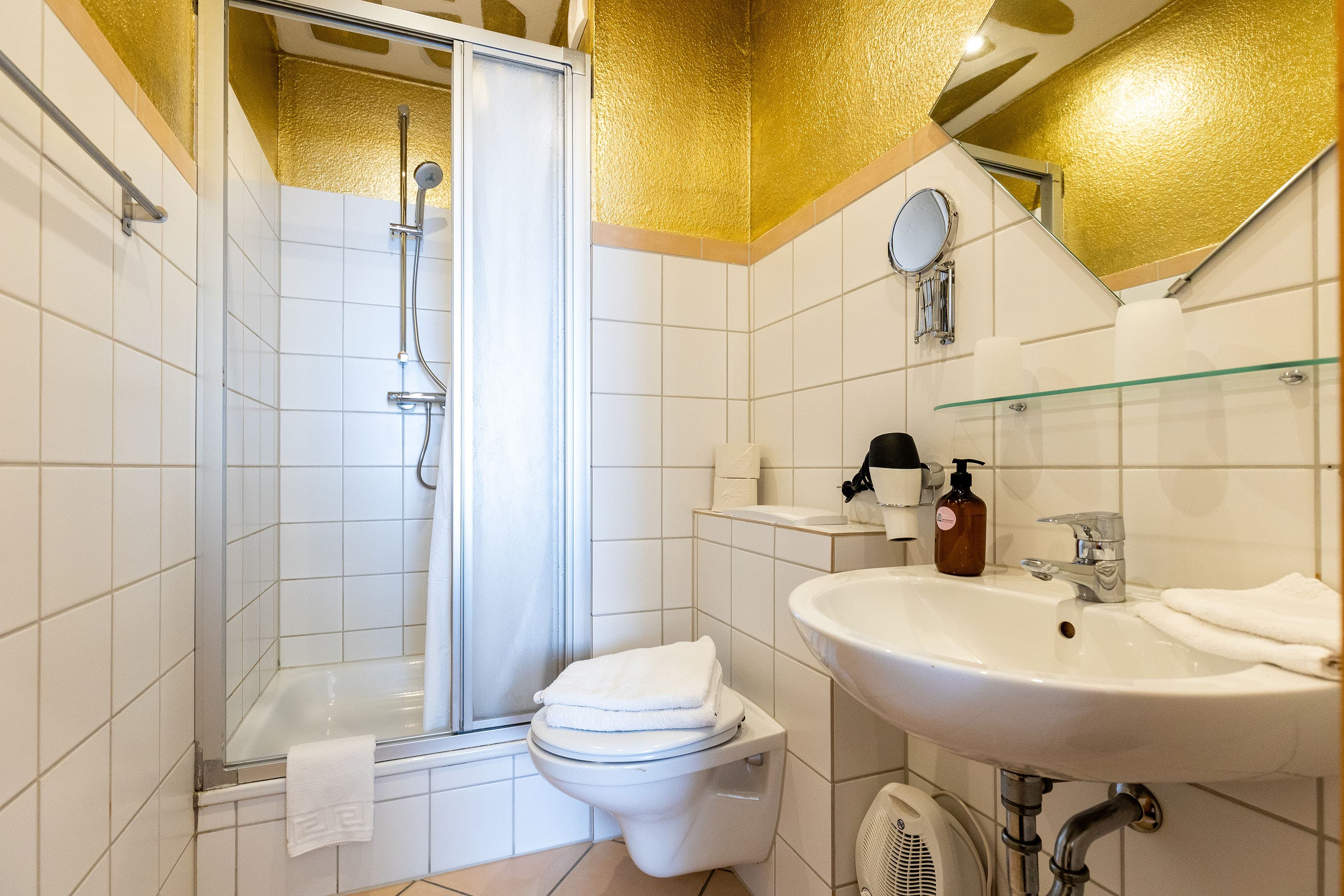 Stadthaus Hotel Lüneburg Badezimmer Stadturlaub Urlaub online buchen