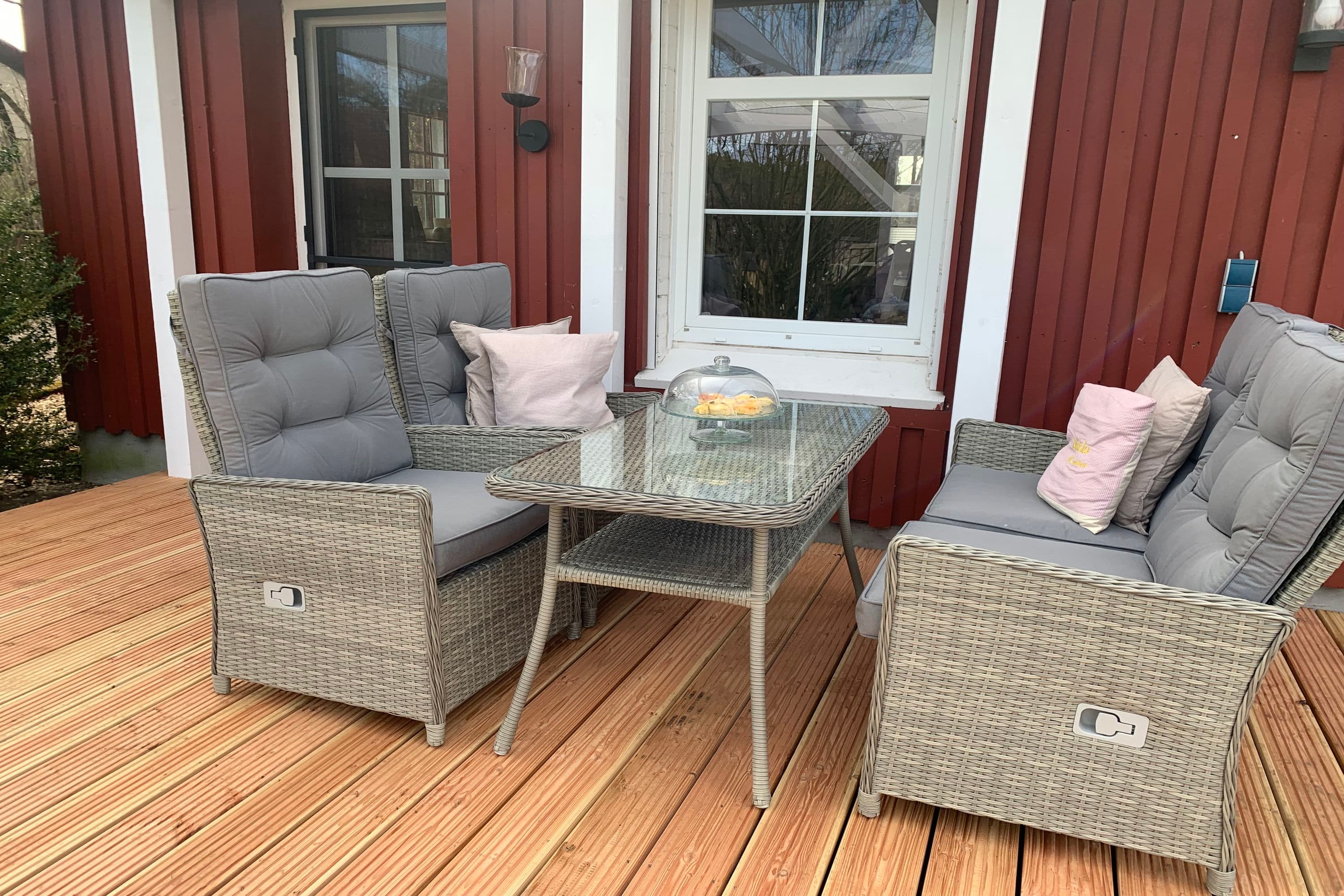 Gartenmöbel am Ferienhaus Lütt hus