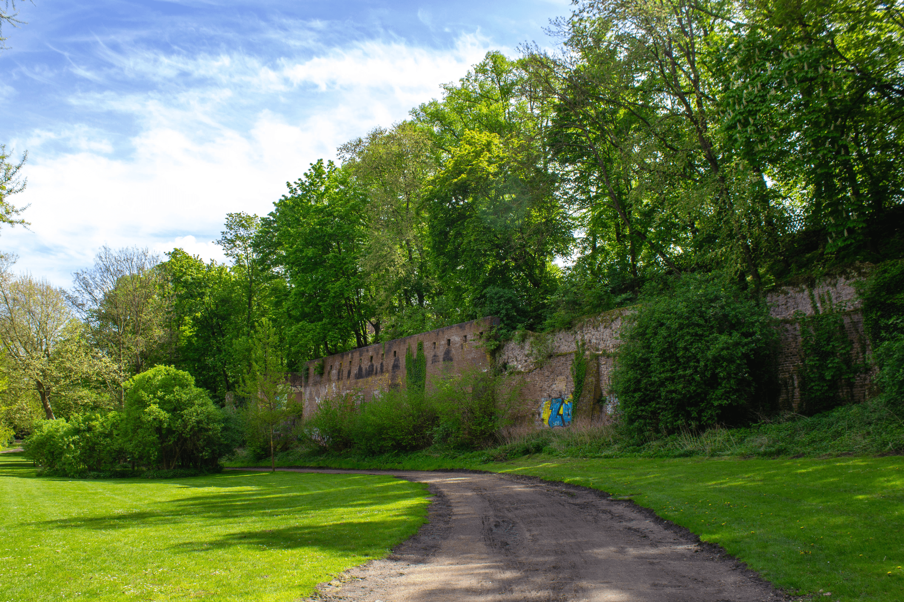 reste der stadtmauer von lüneburg