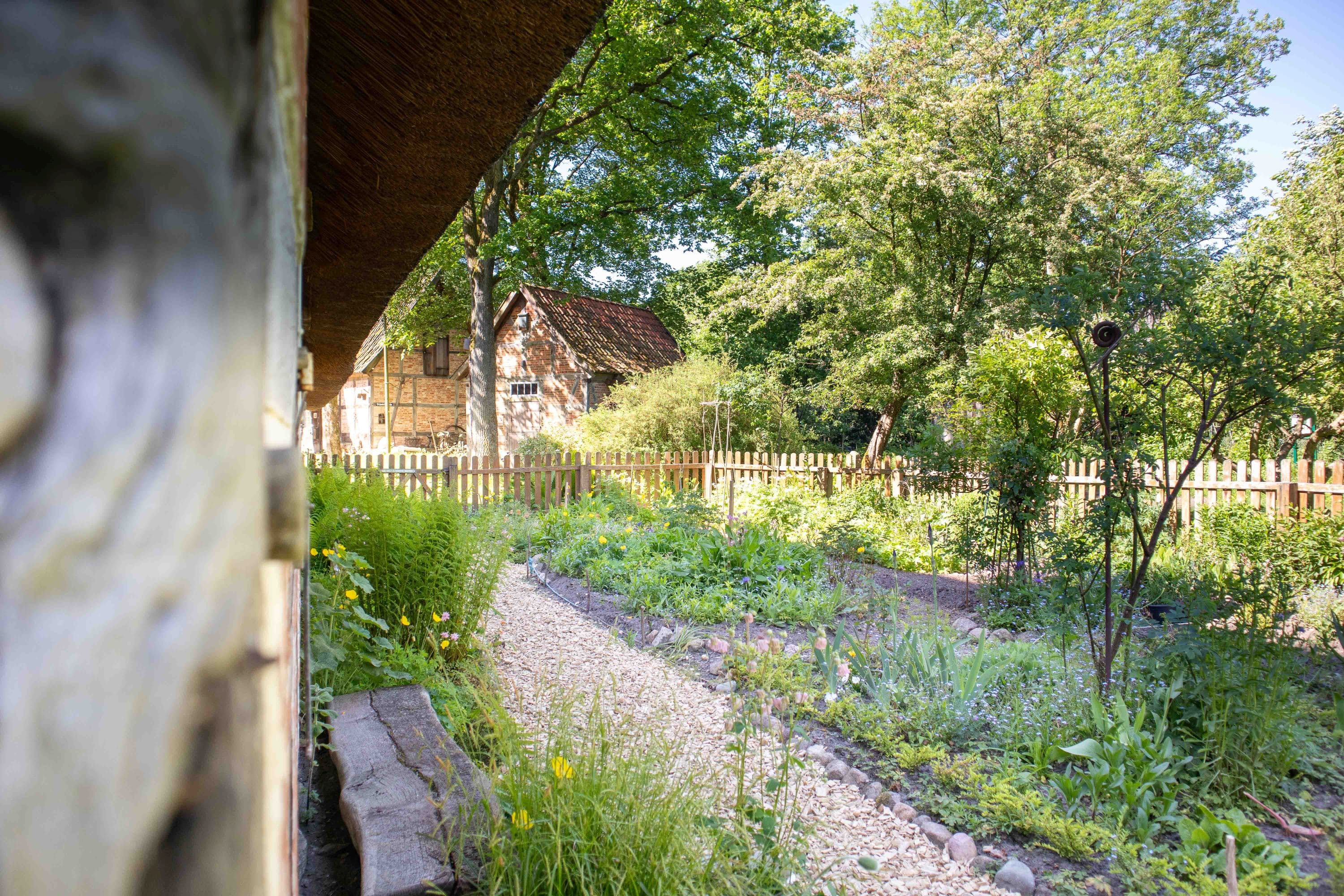 Bauerngarten am Sniers Hus im Museumsdorf Seppensen