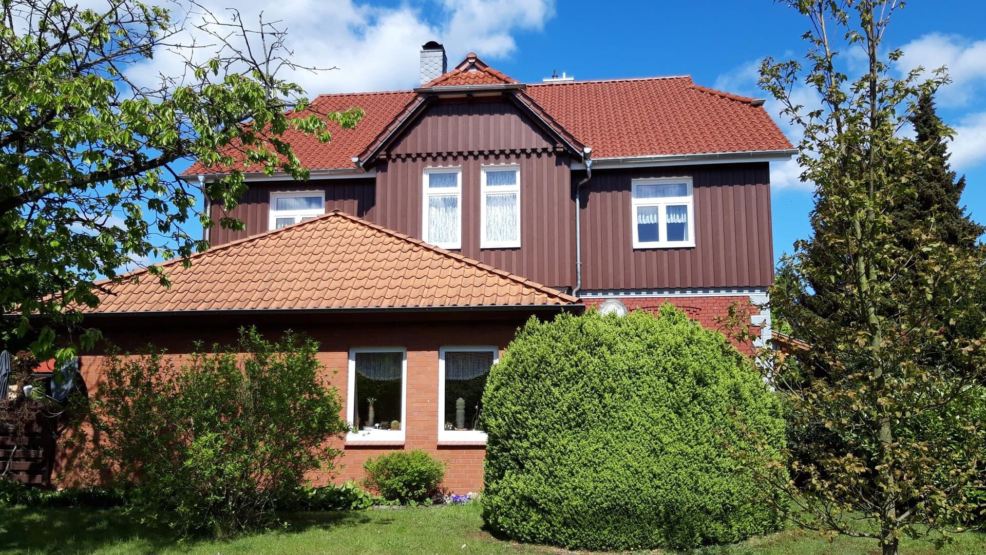 Ferienwohnung Winsemann Hausansicht Vogelpark-Region Familienurlaub