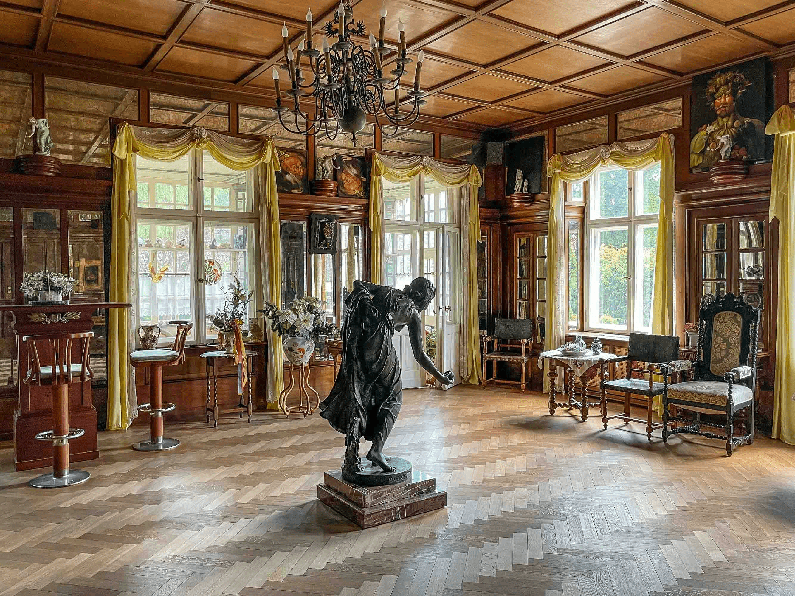 Jagdvilla Iserhatsche mit dem Herrenzimmer