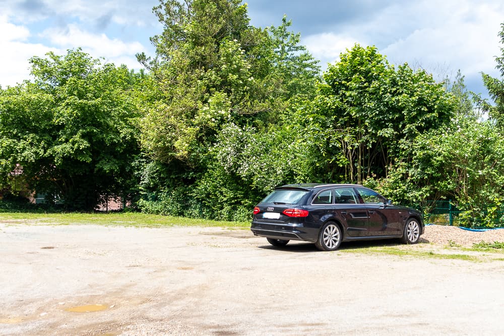 Parkplatz der Pension Auetal bei Egestorf (Döhle)