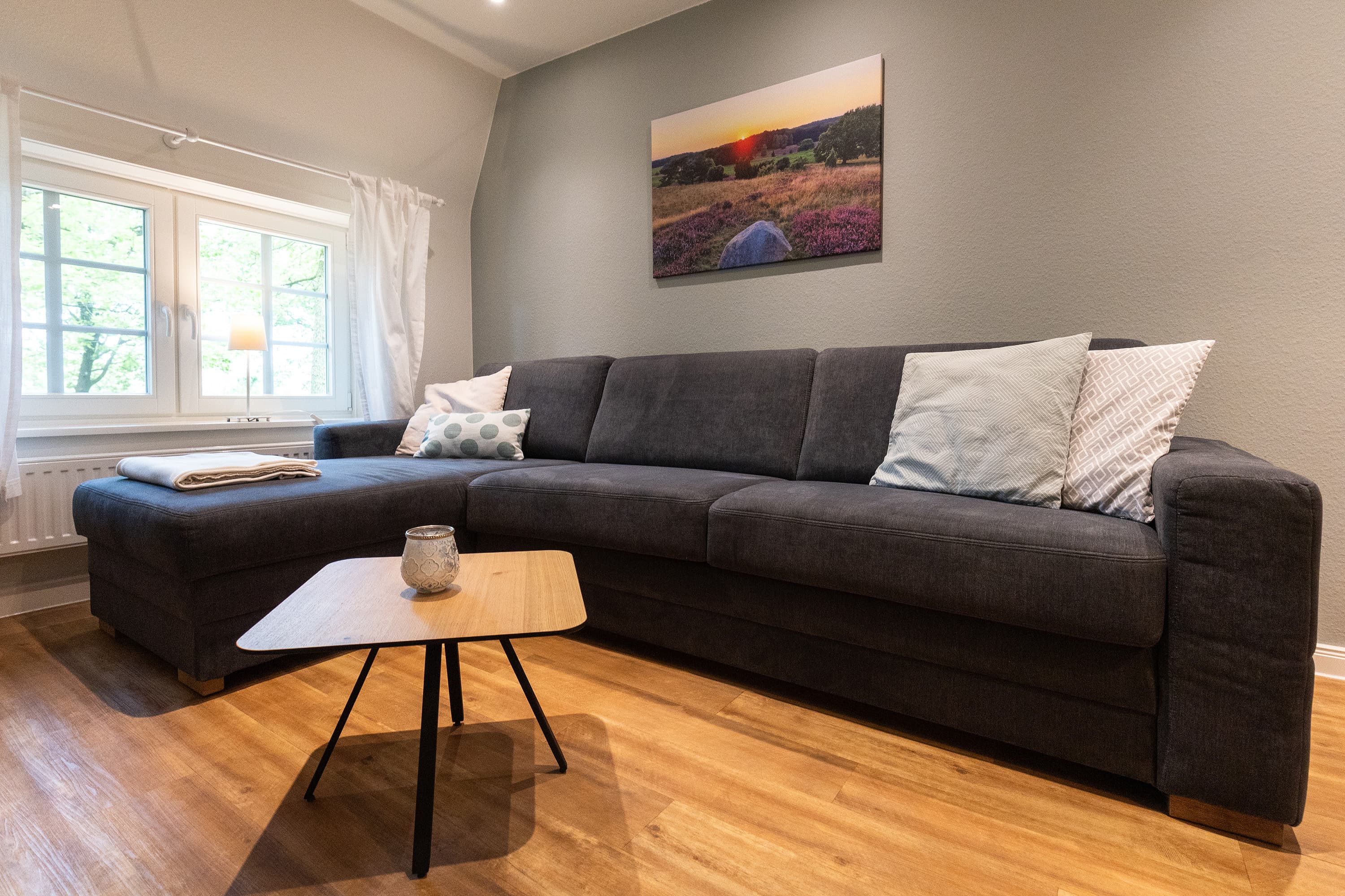 Couch in der Ferienwohnung Osterhoop auf dem Hof Bockelmann in Bispingen Lüneburger Heide