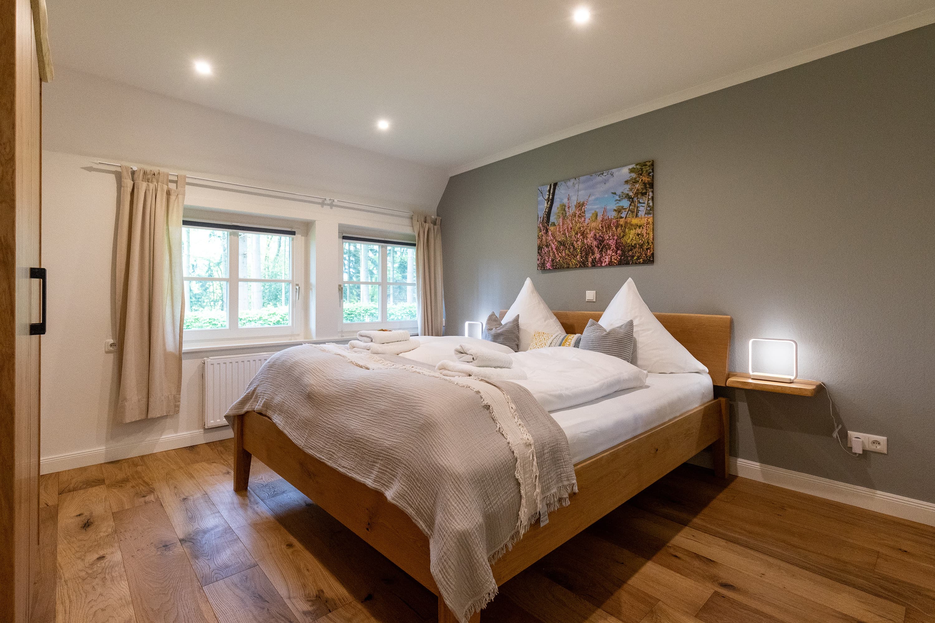 Schlafzimmer in der Ferienwohnung Twiesselmoor auf dem Hof Bockelmann in Bispingen Lüneburger Heide