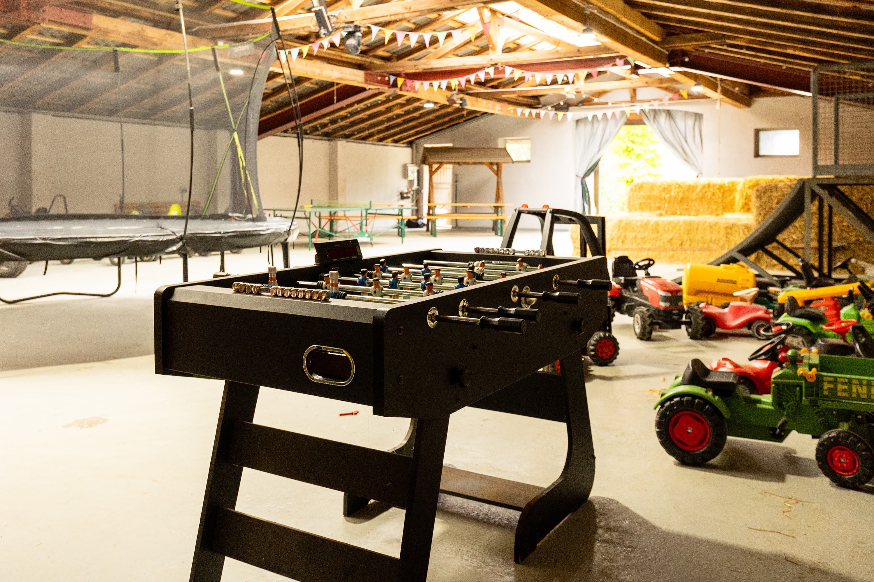 Tischkicker in der Spielscheune auf dem Hof Bockelmann in Bispingen Lüneburger Heide