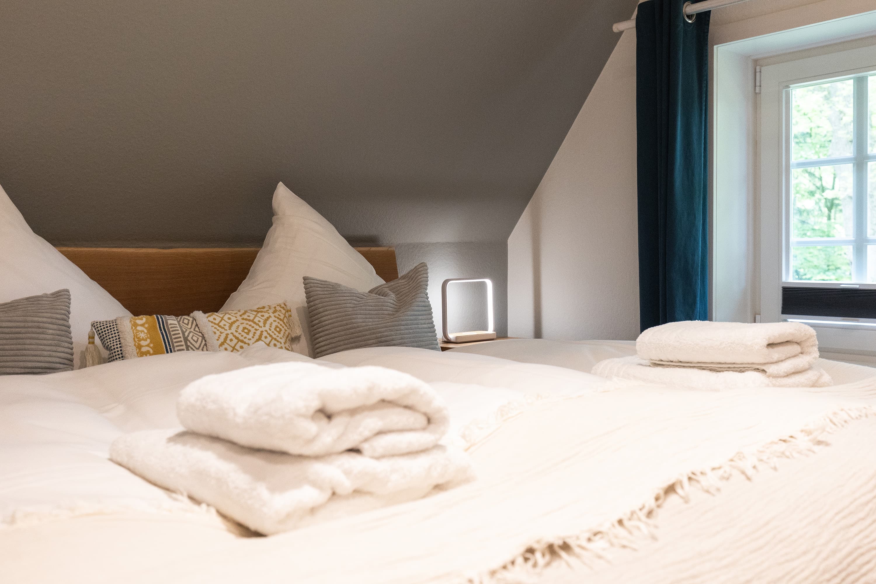 Doppelbett in der Ferienwohnung Turmberg auf dem Hof Bockelmann in Bispingen Lüneburger Heide