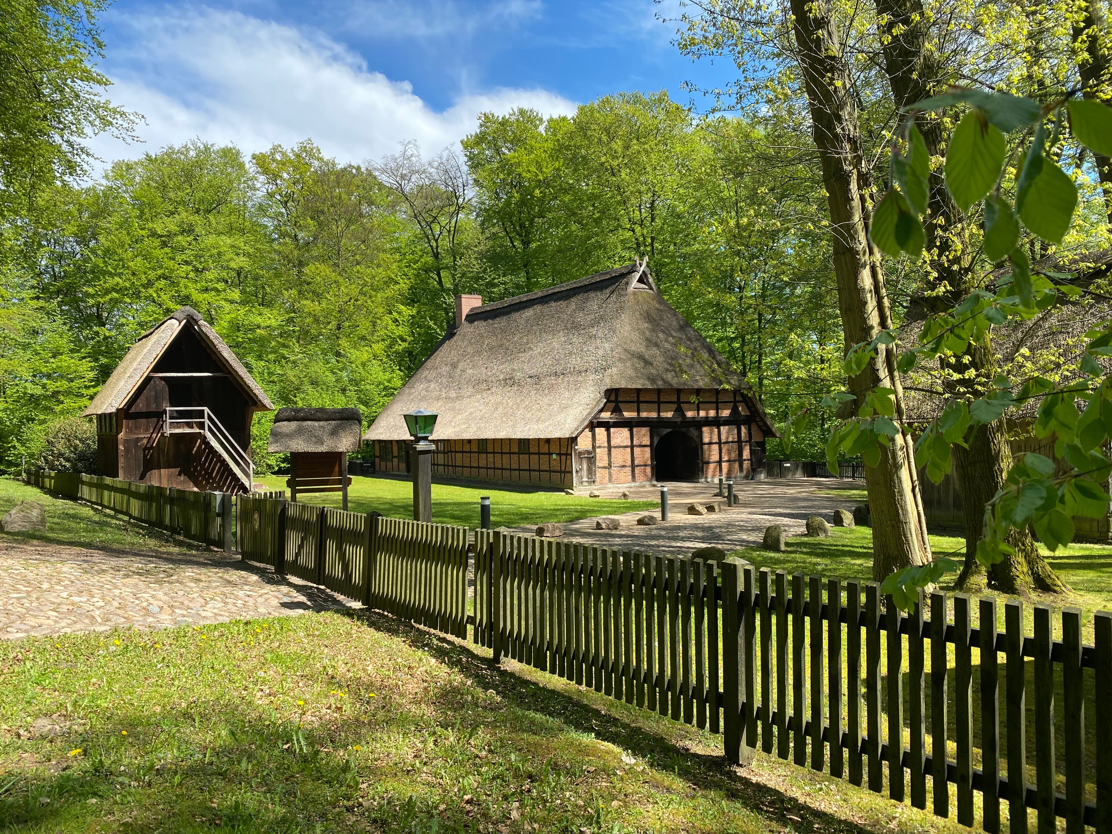 Blick auf den Hof der Heidmark, das Museum in Bad Fallingbostel