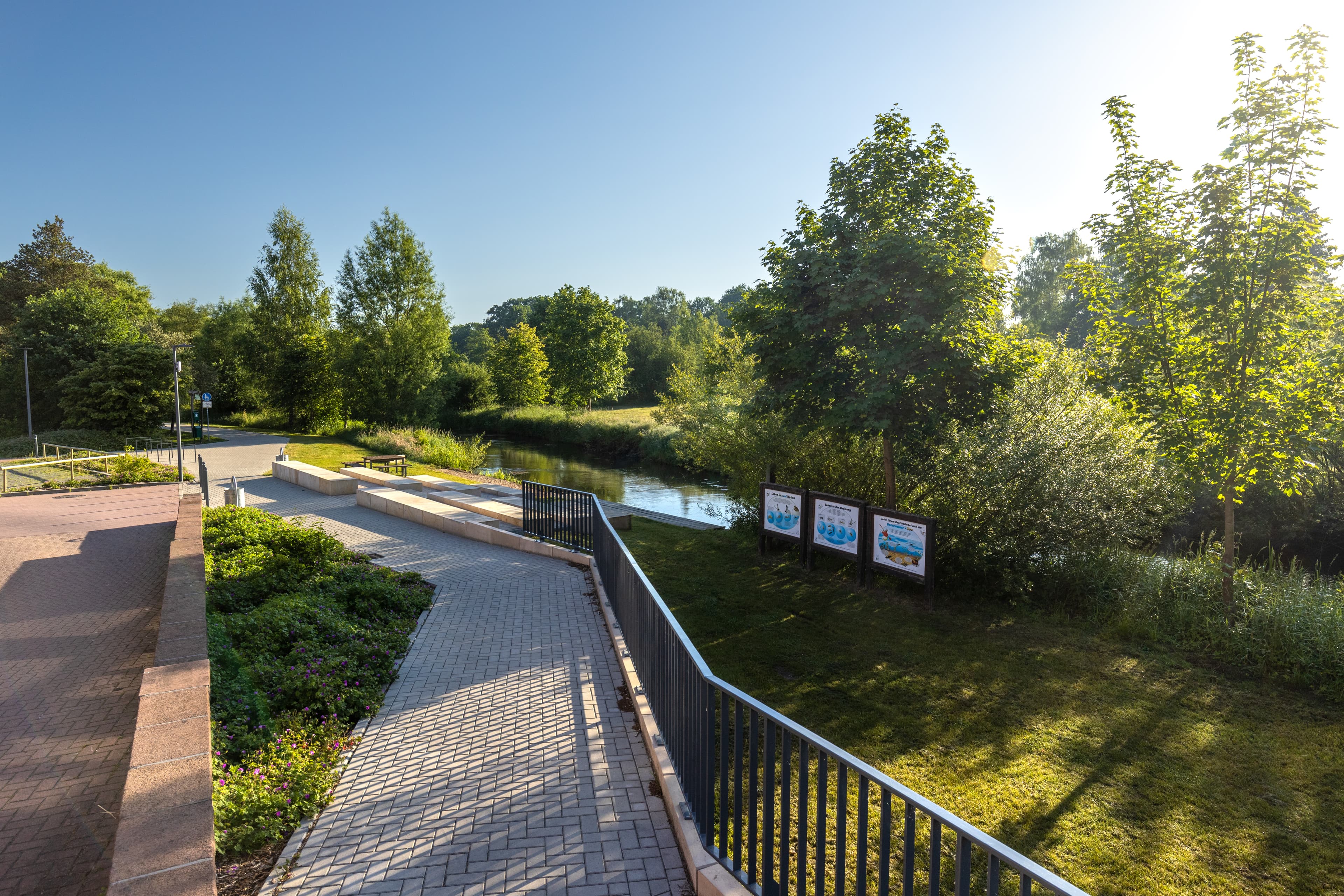 Örtzepark in Hermannsburg Bänke Sonnenaufgang Fluss