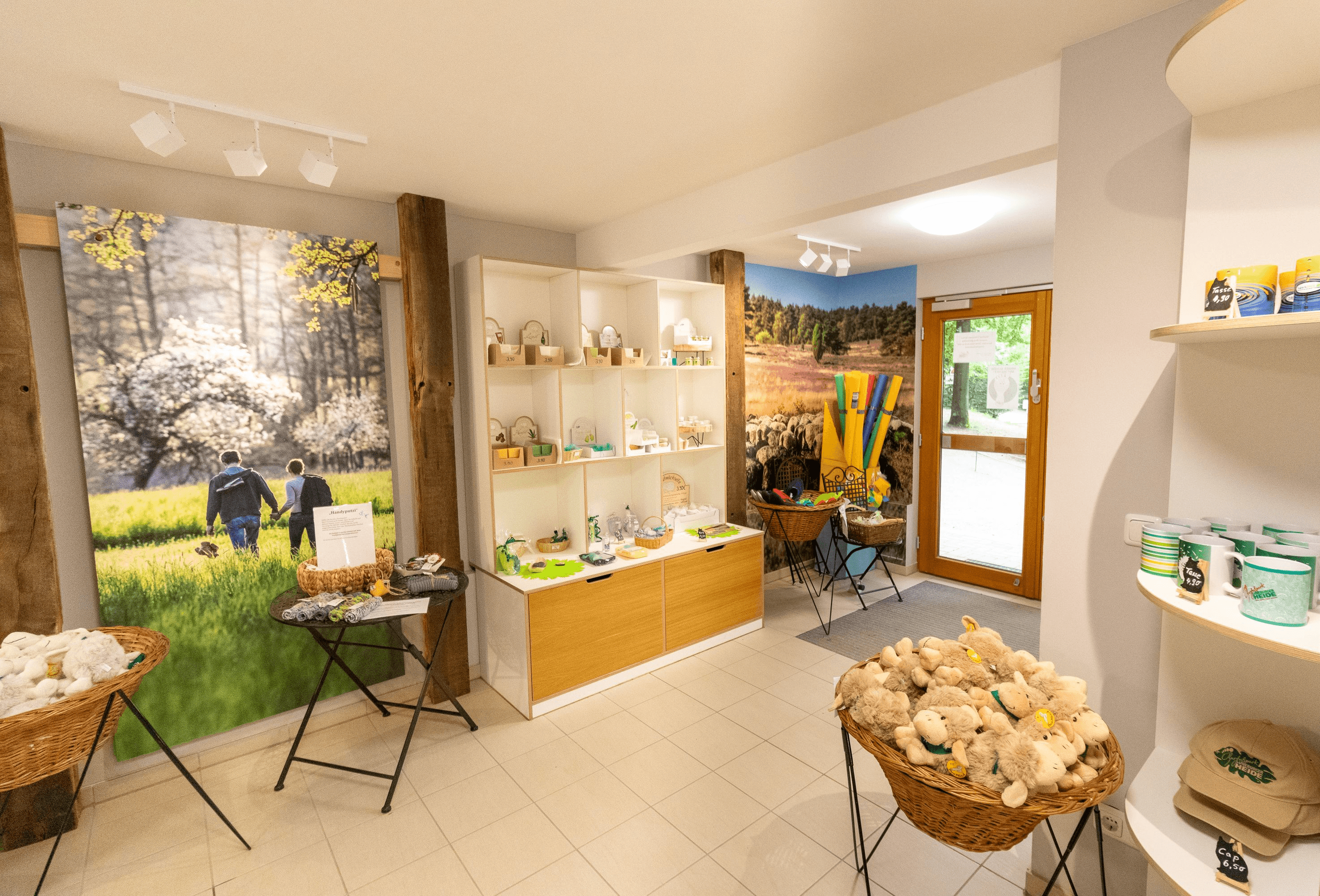 Am ausgang gibt es einen Souvenirladen im Barfußpark Egestorf