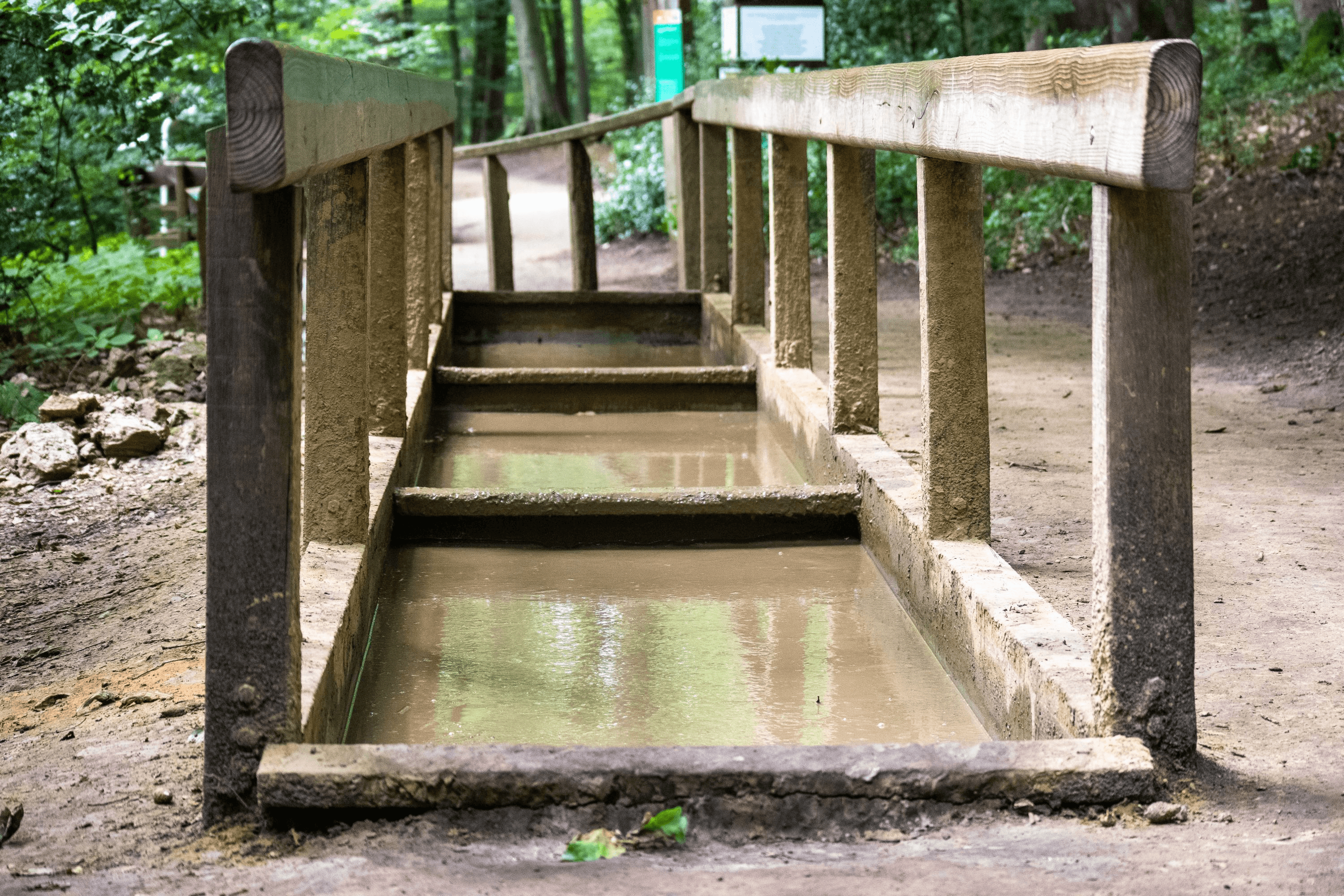 eine der stationen im barfusspark egestorf für das erlebnis mit nackten füssen