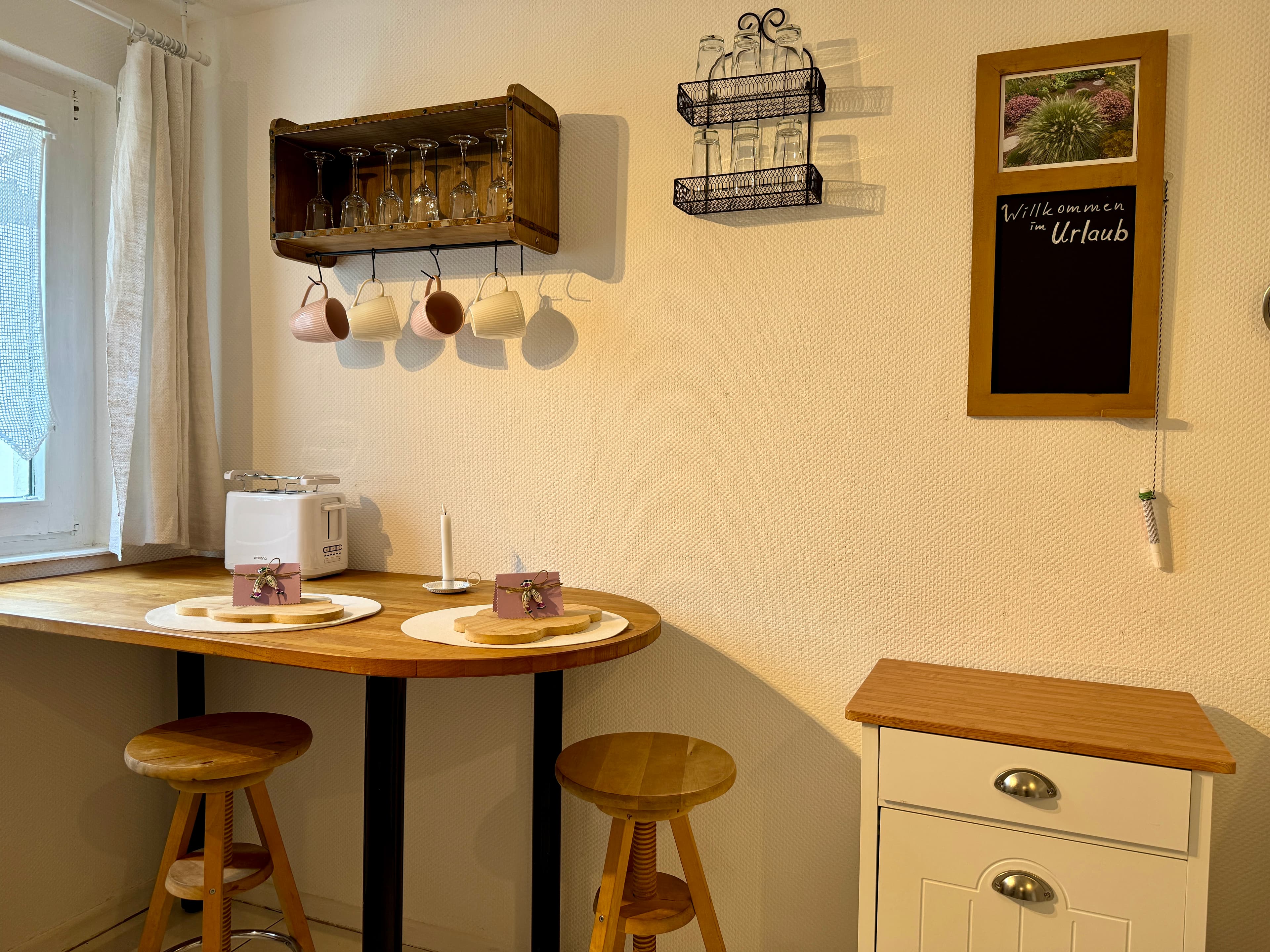 Esstisch in der Küche Ferienwohnung Aller Radweg