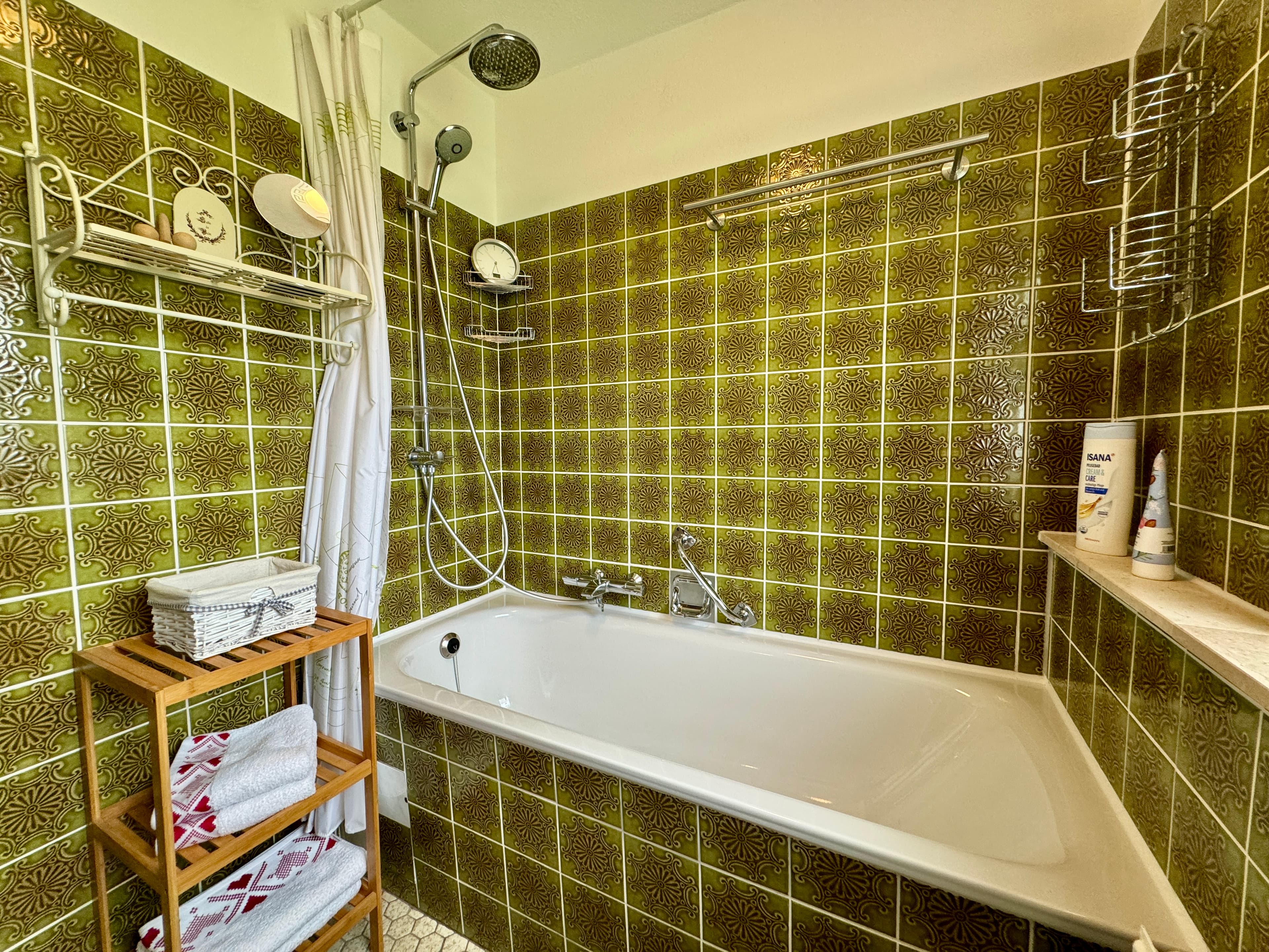 Duschwanne Badezimmer Ferienwohnung Garmatter