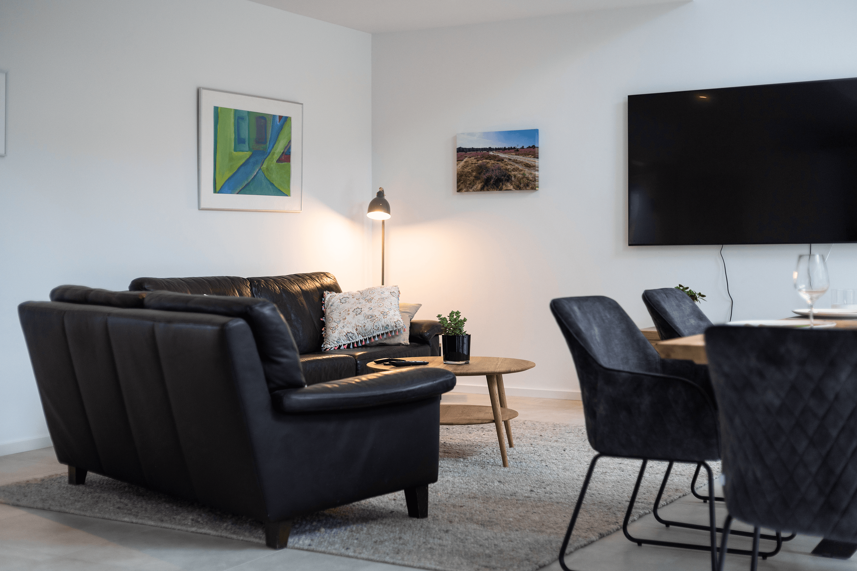 großer tv im ferienhaus wiesenblume für 6 personen