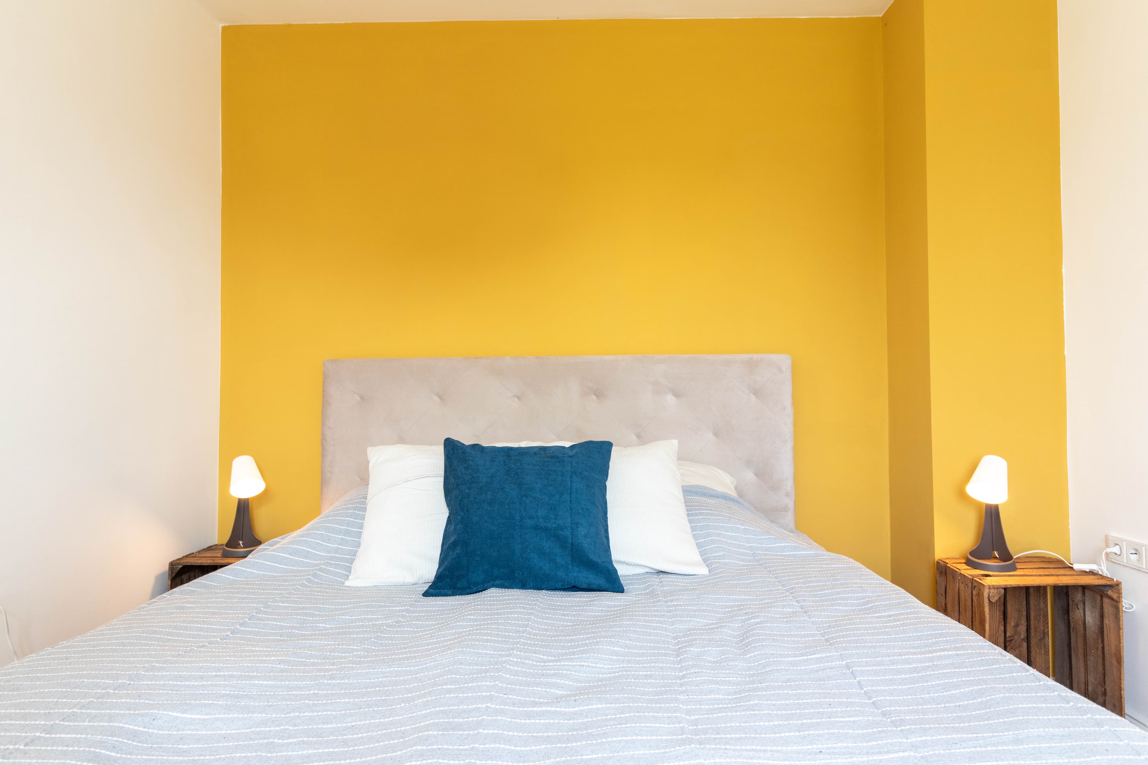 Modernes Bett in der Ferienwohnung Stellah in der Lüneburger Heide