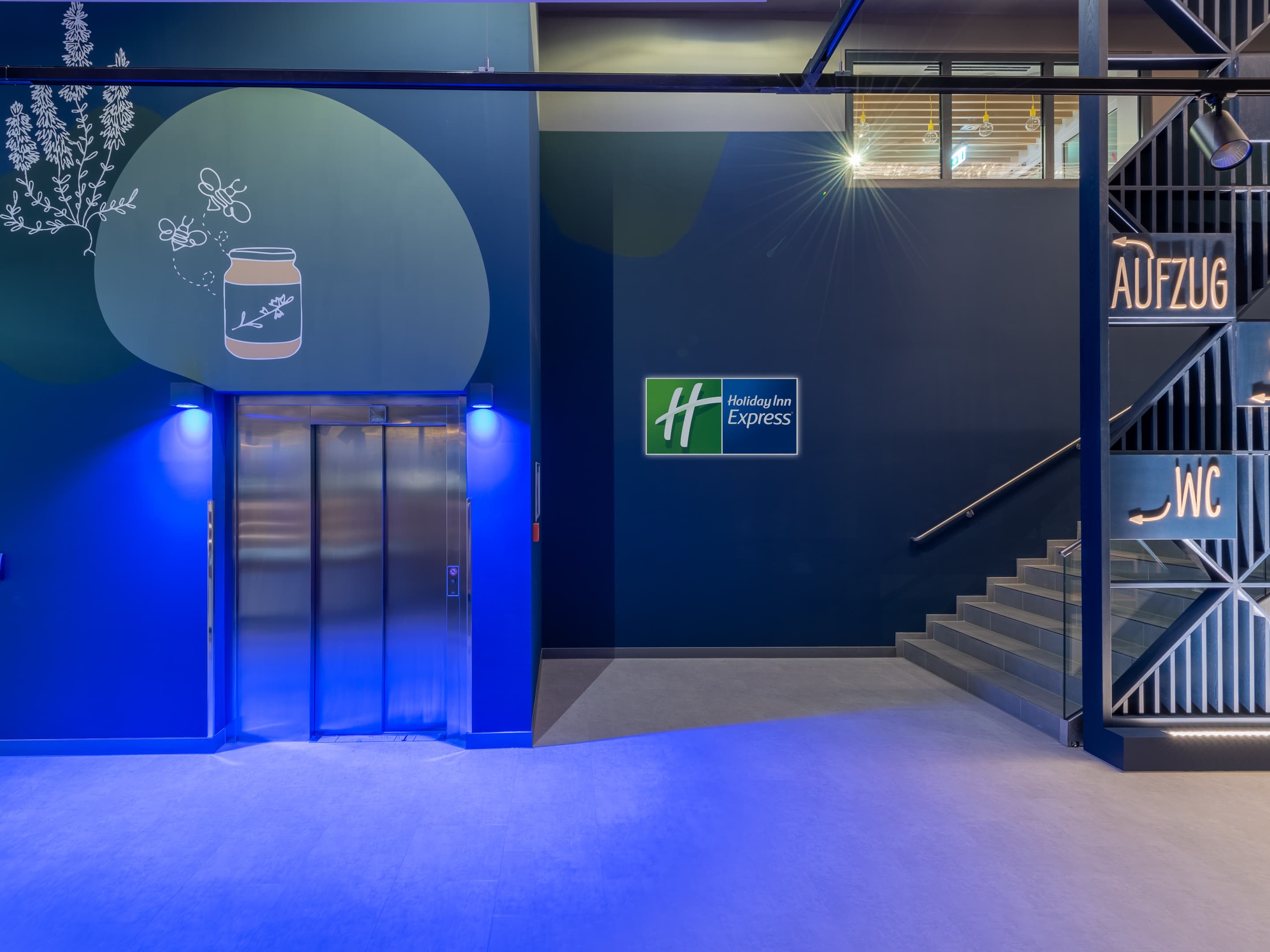 Holz, Fahrstuhl, Treppe