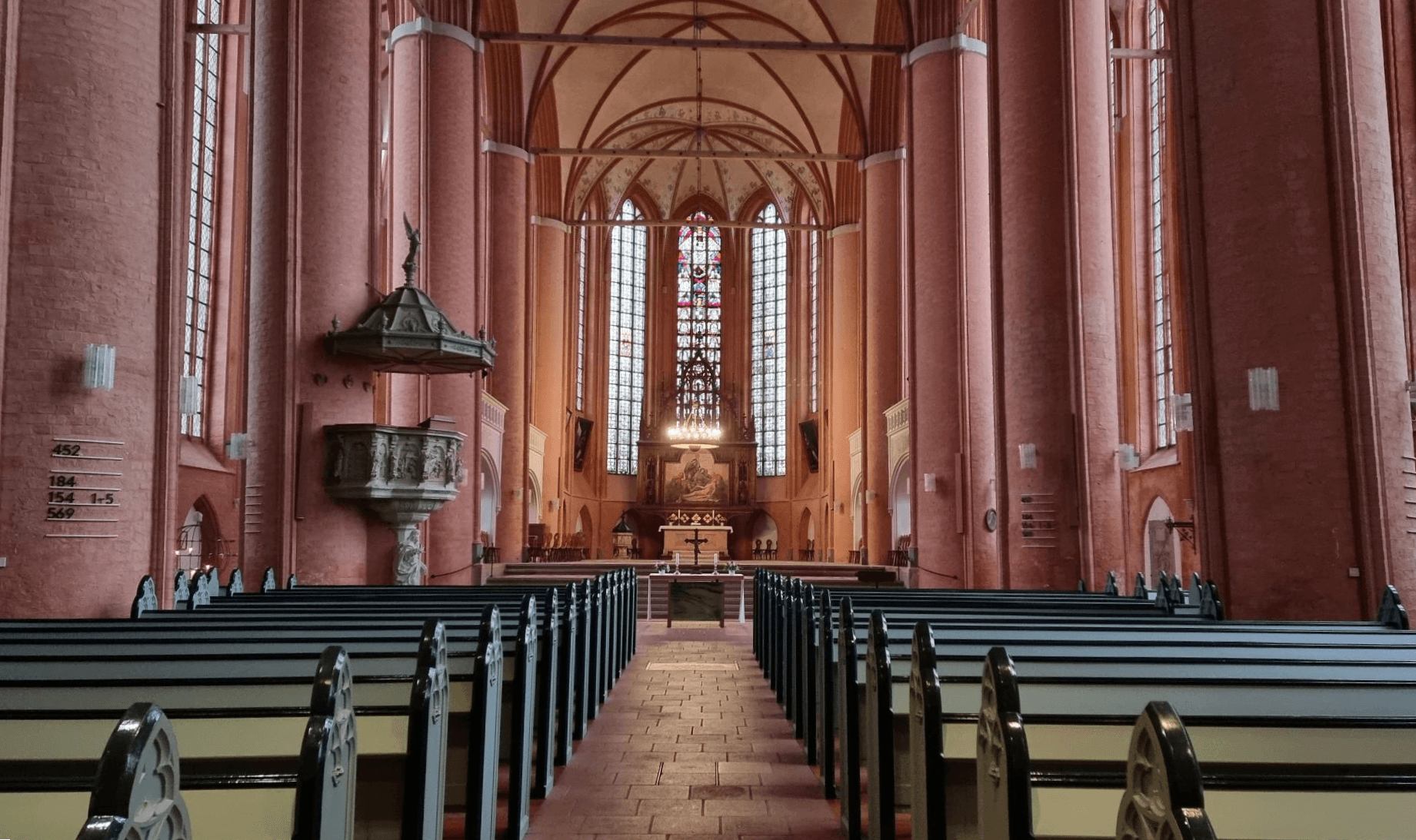 St. Michaeliskirche innen