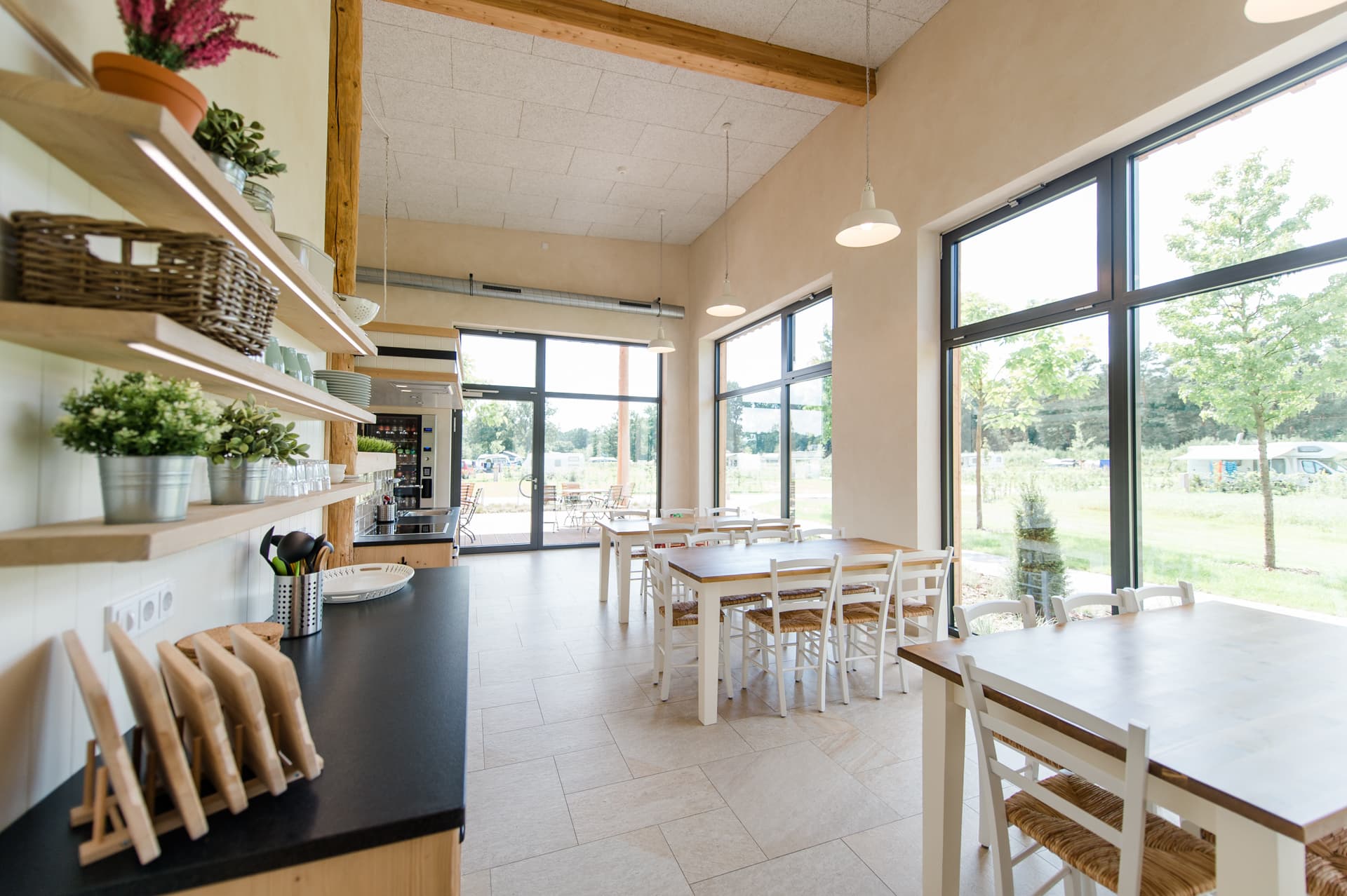 tolle camper küche im campingpark südheidegreat camper kitchen at campingpark südheidestort autocamperkøkken på campingpark südheidegeweldige kampeerkeuken op campingpark südheide