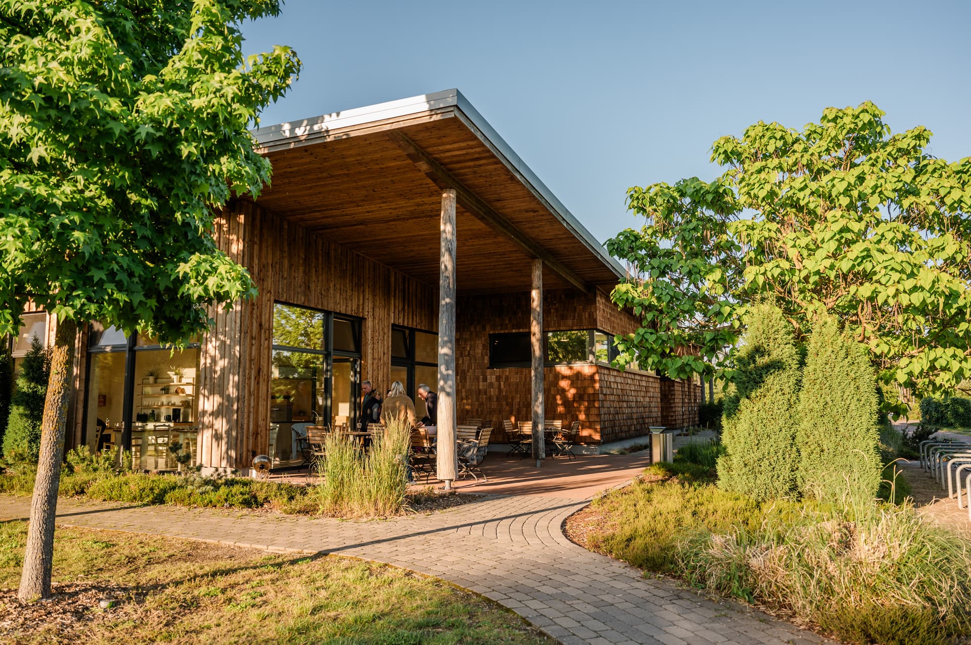 außen terrasse in der küche im campingpark südheideoutdoor terrace in the kitchen at campingpark südheideudendørs terrasse i køkkenet på campingpark südheidebuitenterras in de keuken op campingpark südheide