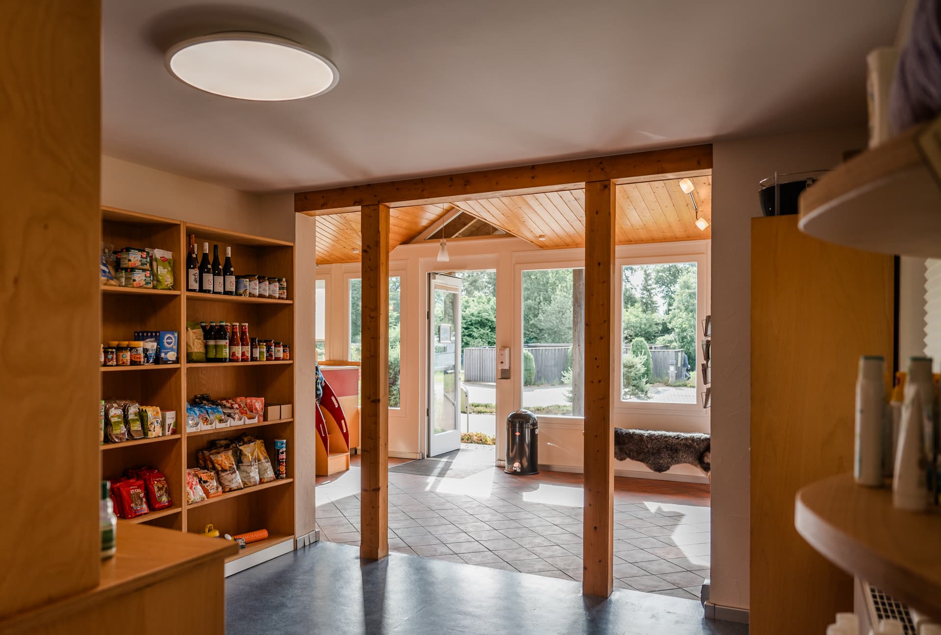 wer etwas vergessen hat, kauft es im supermarkt an der rezeption des campingpark südheideif you have forgotten something, buy it in the supermarket at the reception of campingpark südheideHvis du har glemt noget, kan du købe det i supermarkedet i receptionen på campingpark südheide.als u iets vergeten bent, koop het dan in de supermarkt bij de receptie van campingpark südheide