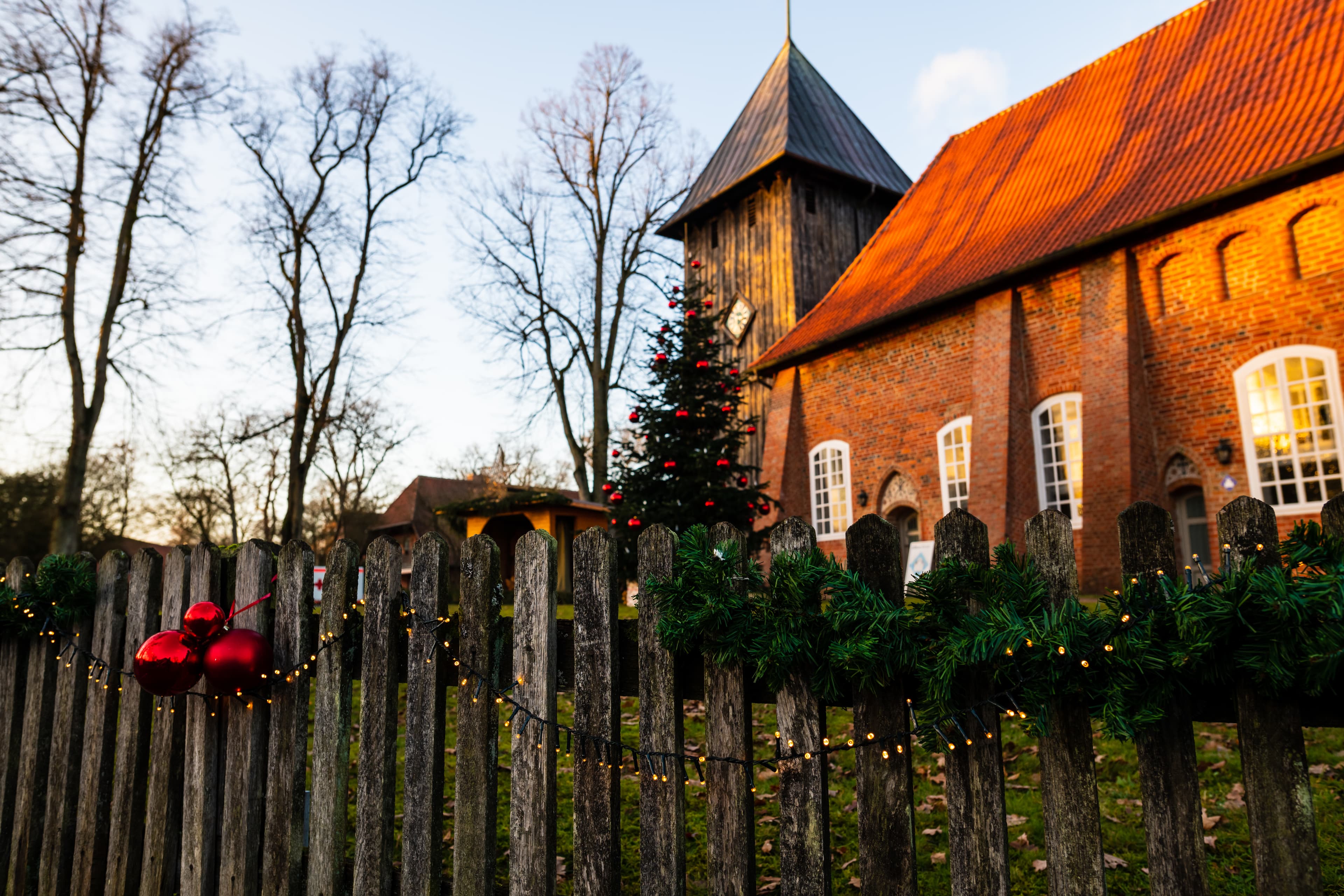 Weihnachtsmarkt in Müden (Örtze) an der Kirche