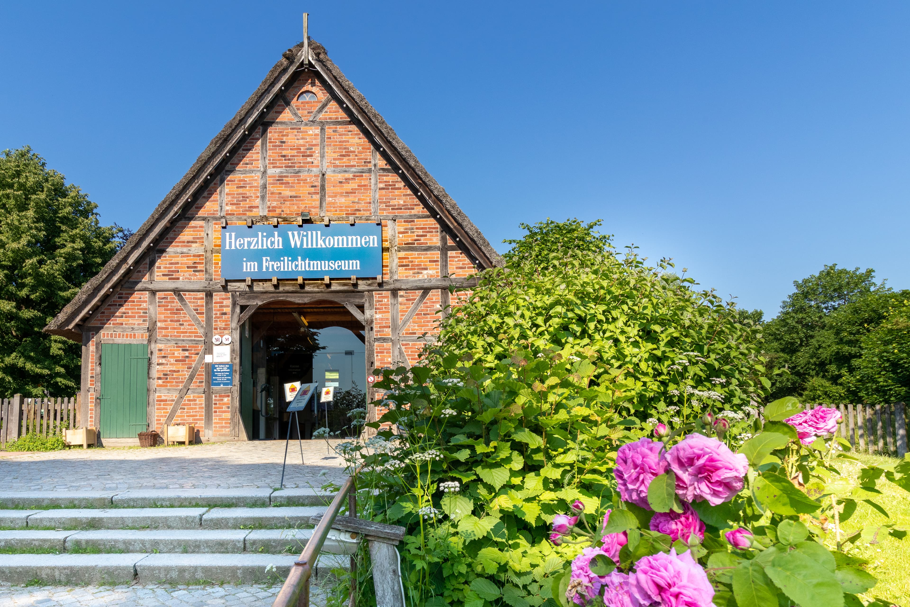 Das Freilichtmuseum am KiekebergThe open-air museum at KiekebergFriluftsmuseet på KiekebergHet openluchtmuseum in Kiekeberg