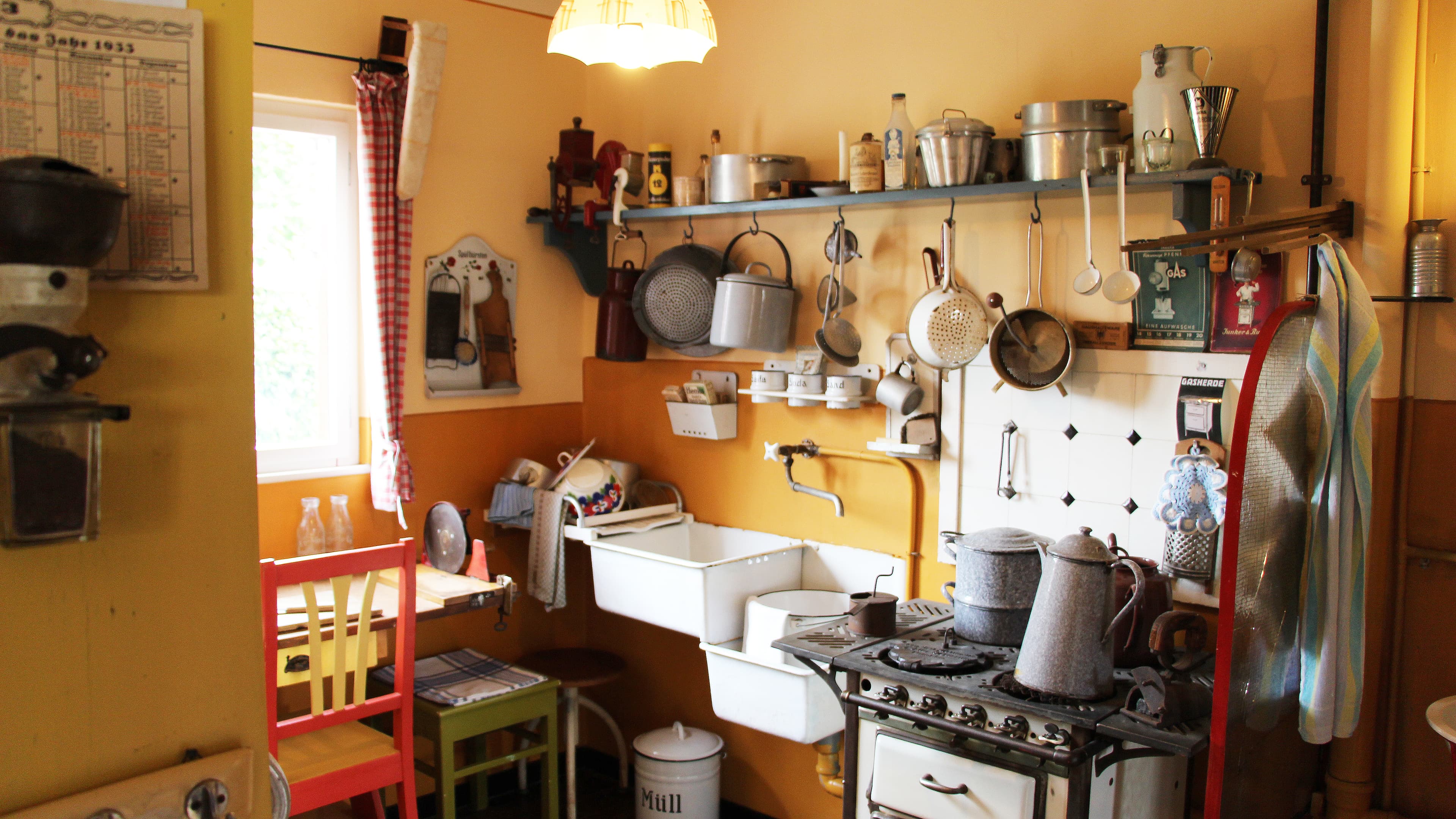 Küche in der Musterwohnung im Otto Haesler Museum CelleKitchen in the show apartment in the Otto Haesler Museum CelleKøkken i udstillingslejligheden i Otto Haesler Museum CelleKeuken in de showflat in het Otto Haesler Museum Celle