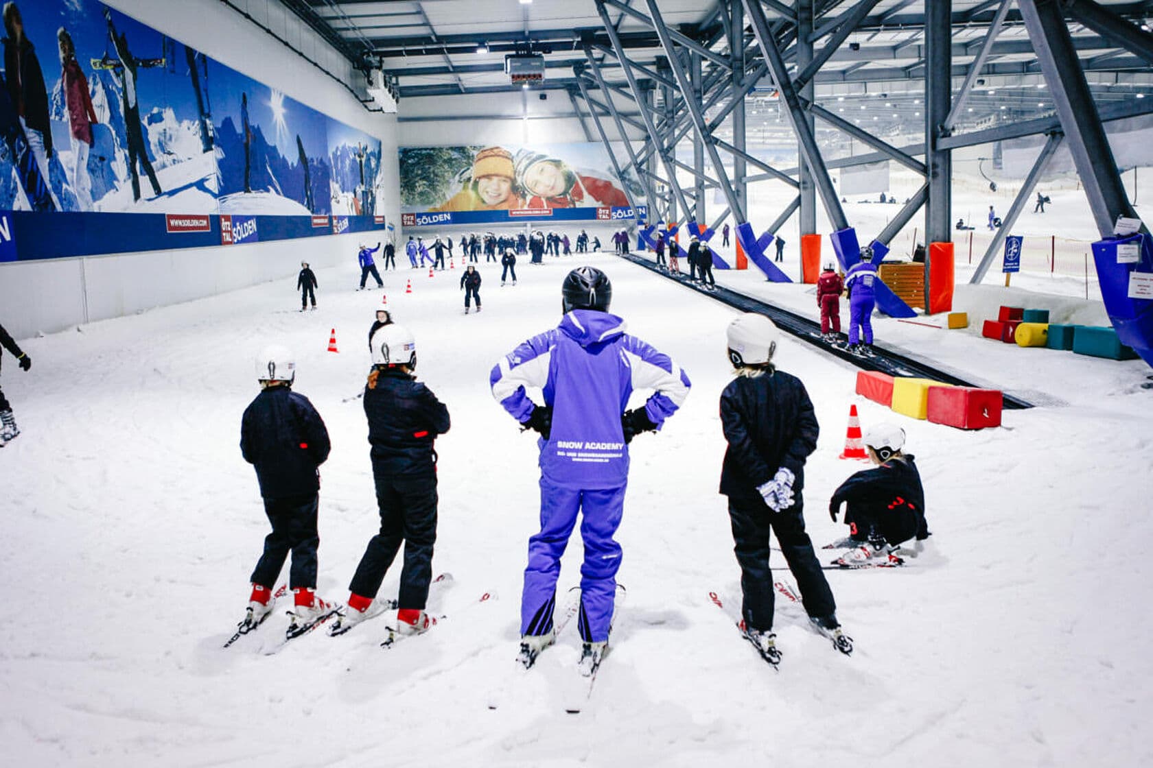 für anfänger gibt es einen eigenen bereich in der skihalle bispingen